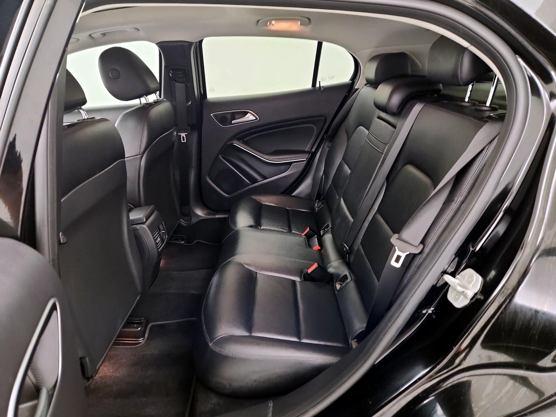 Thumbnail: 2015 Mercedes-Benz GLA - 19