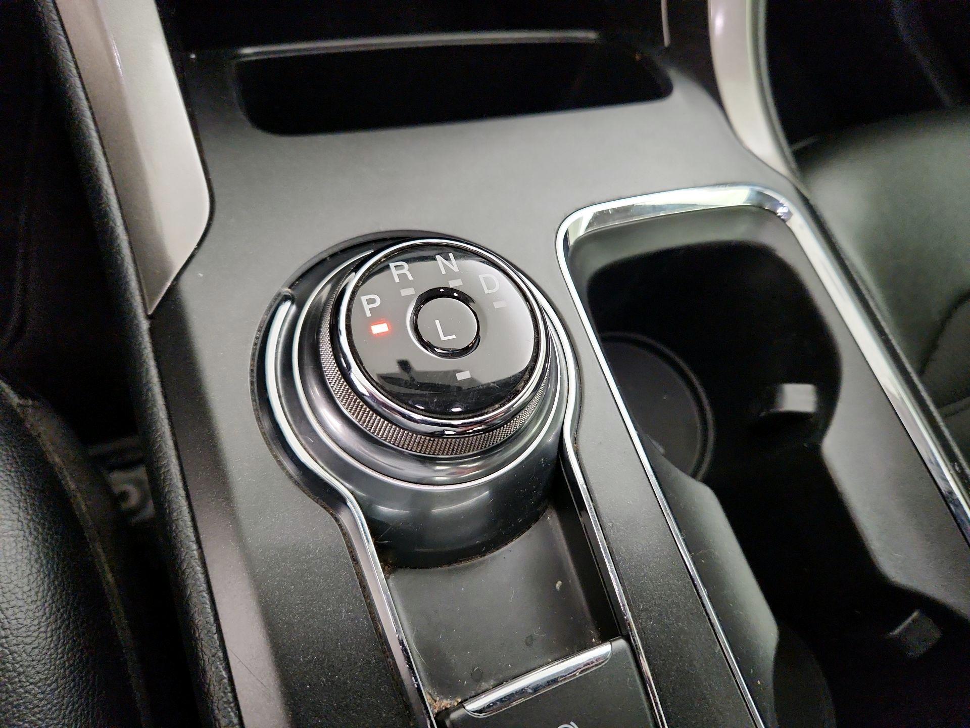 Thumbnail: 2017 Ford Fusion - 18