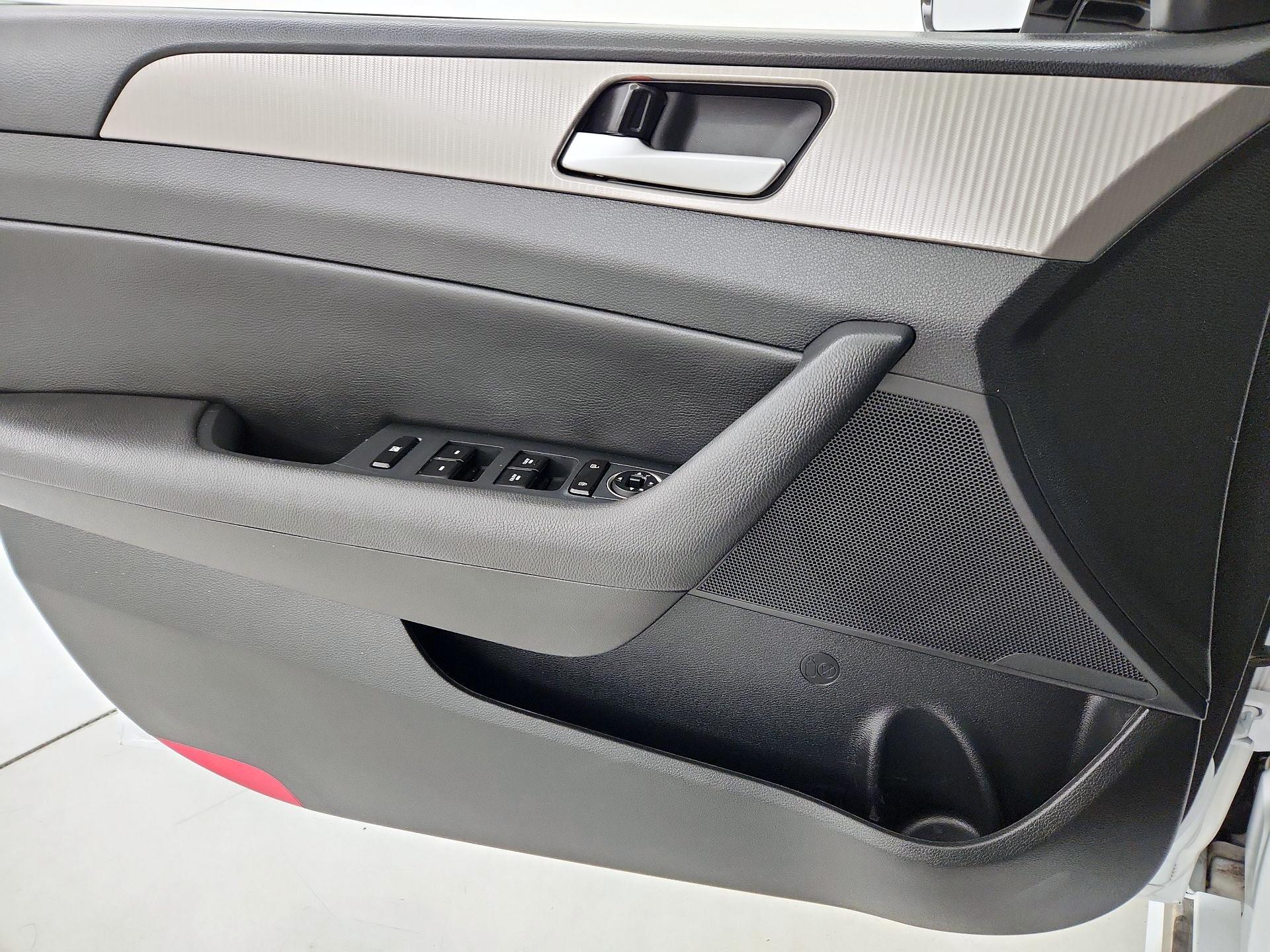 Thumbnail: 2019 Hyundai Sonata - 12