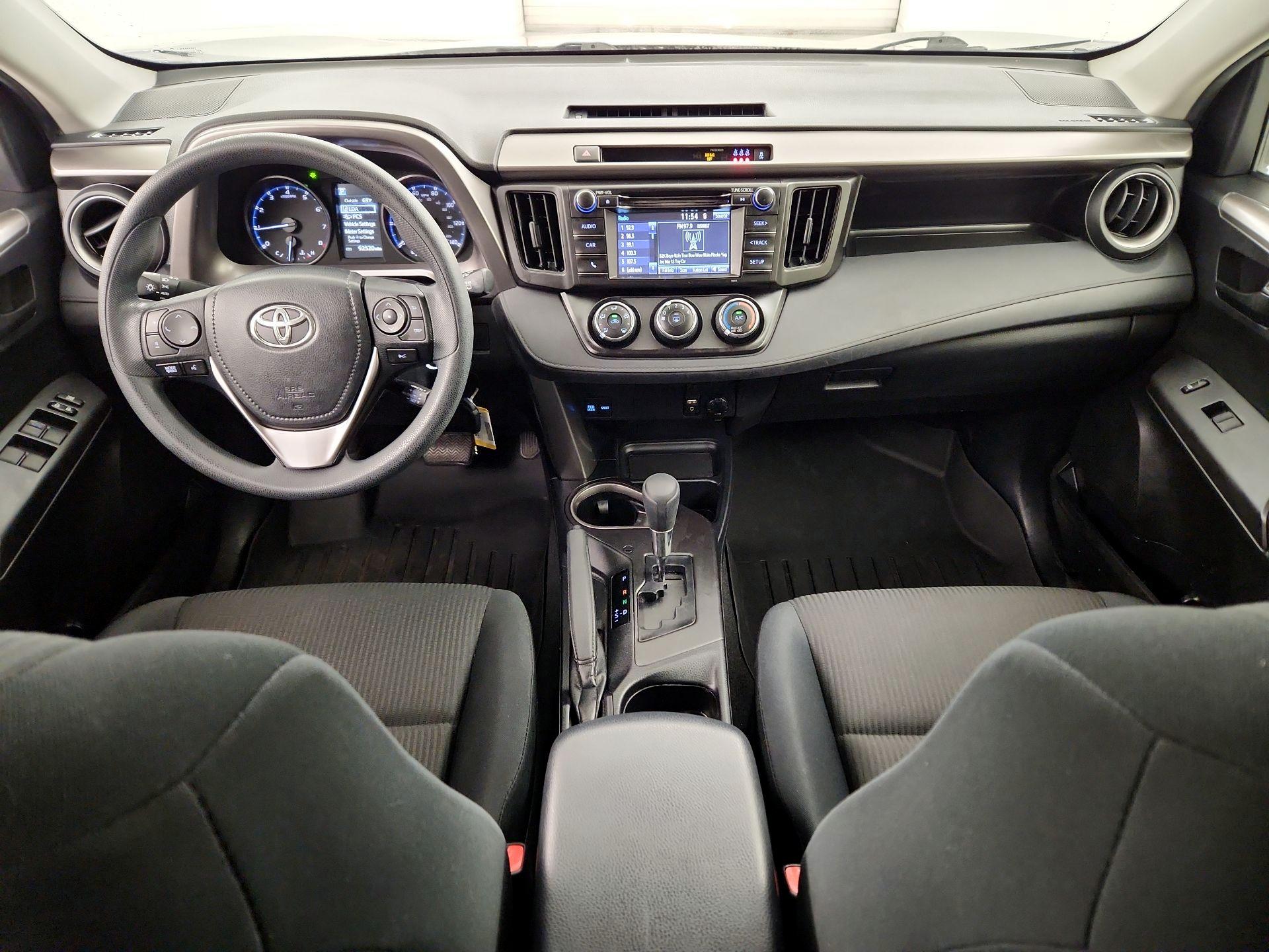 Thumbnail: 2018 Toyota RAV4 - 9