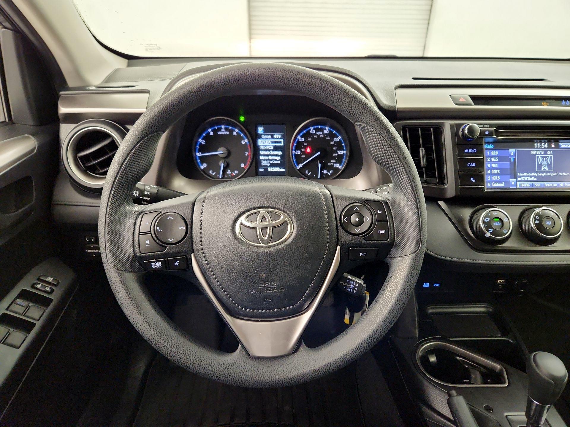 Thumbnail: 2018 Toyota RAV4 - 10