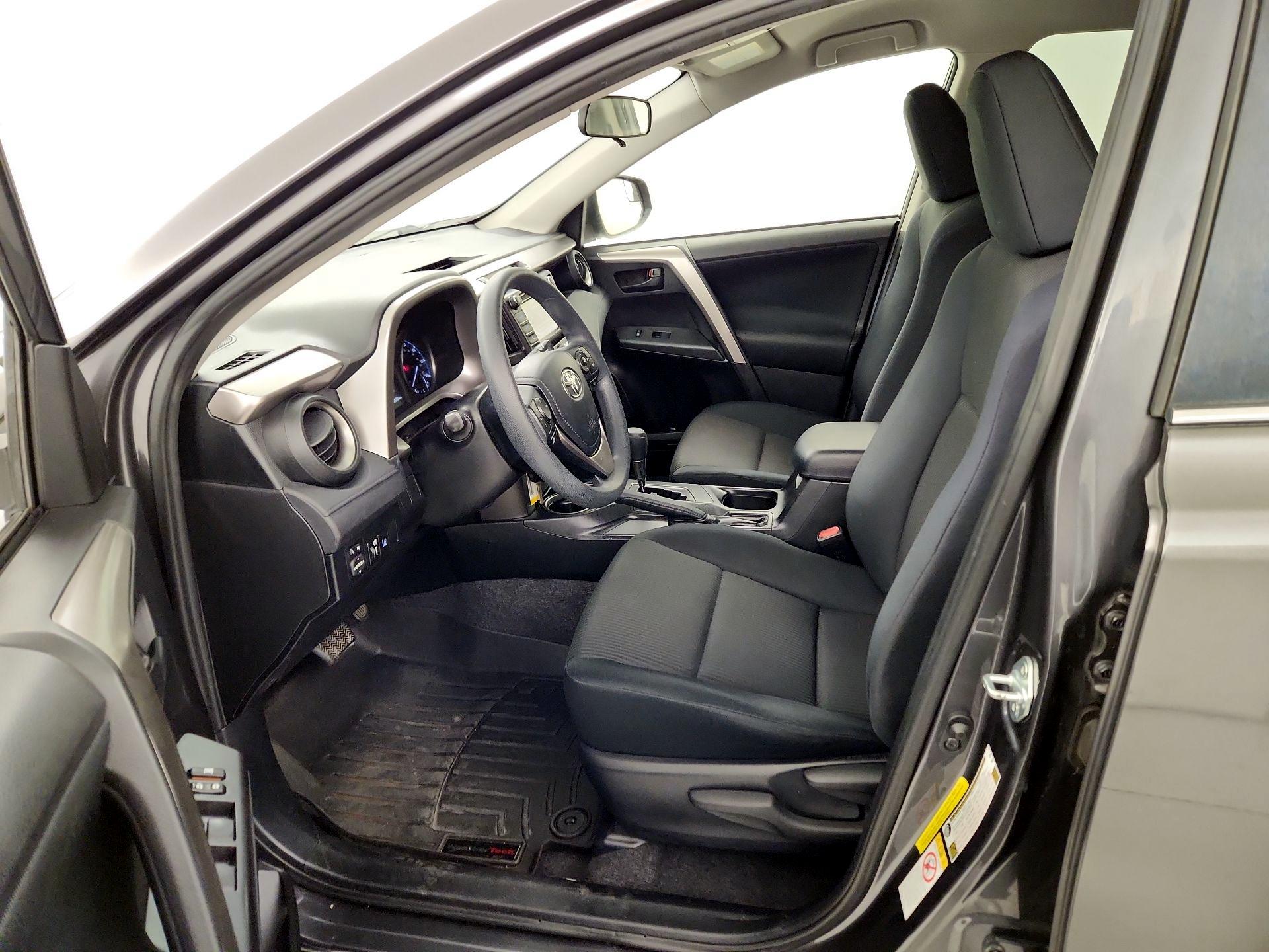 Thumbnail: 2018 Toyota RAV4 - 11