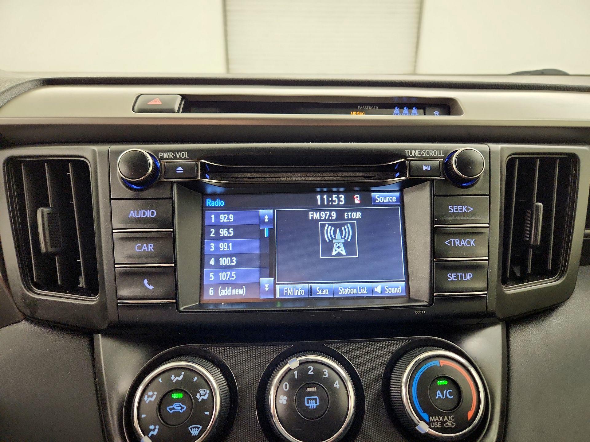 Thumbnail: 2018 Toyota RAV4 - 15