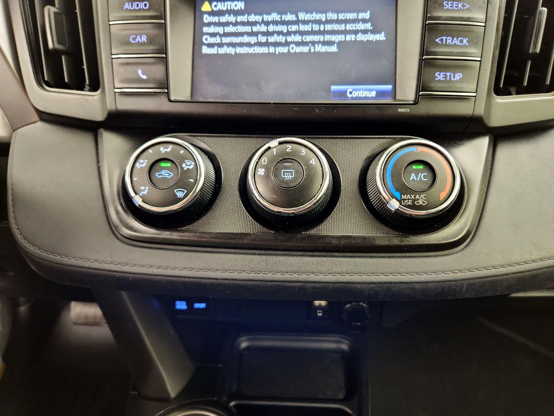 Thumbnail: 2018 Toyota RAV4 - 16