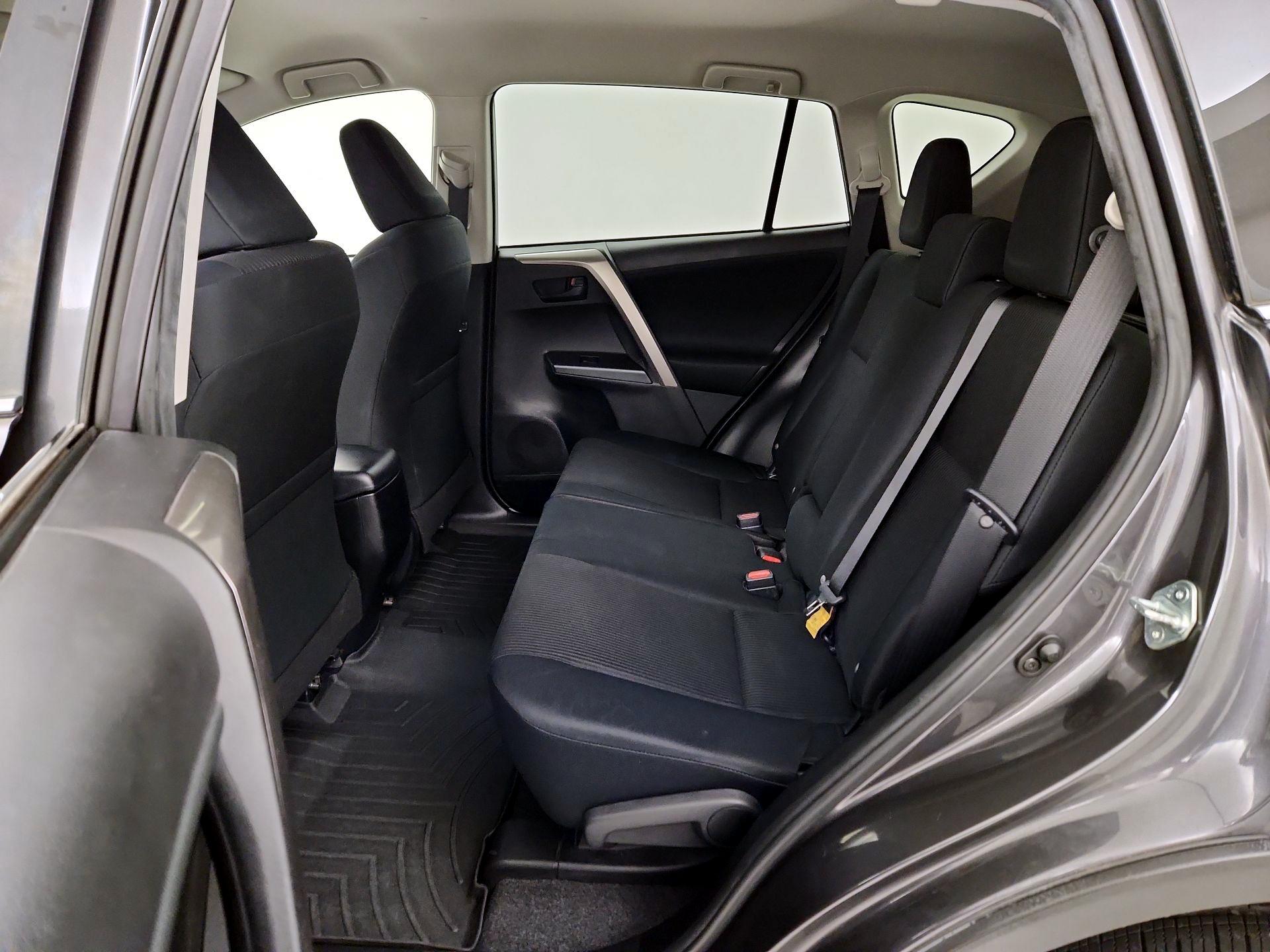 Thumbnail: 2018 Toyota RAV4 - 19