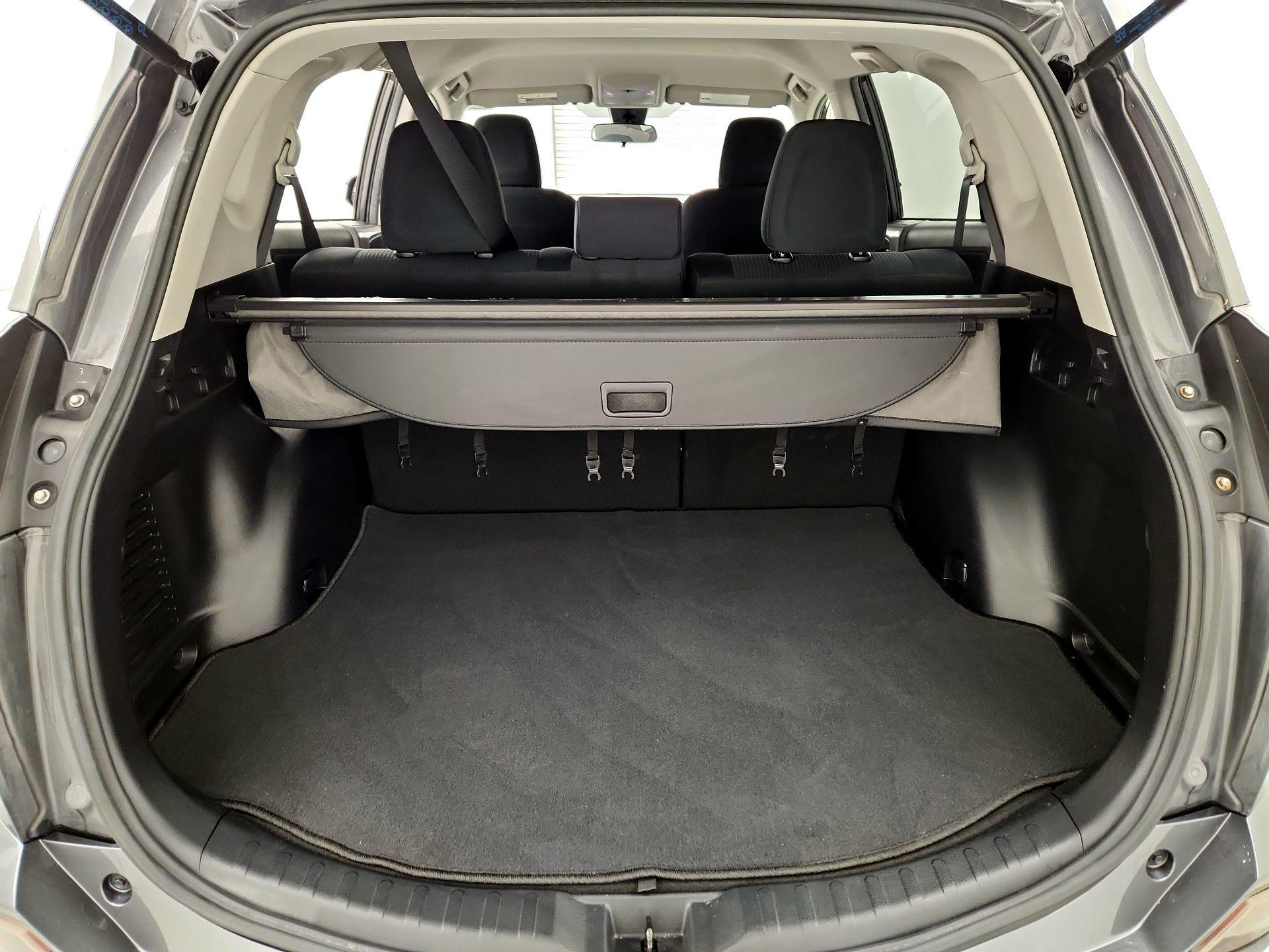 Thumbnail: 2018 Toyota RAV4 - 20