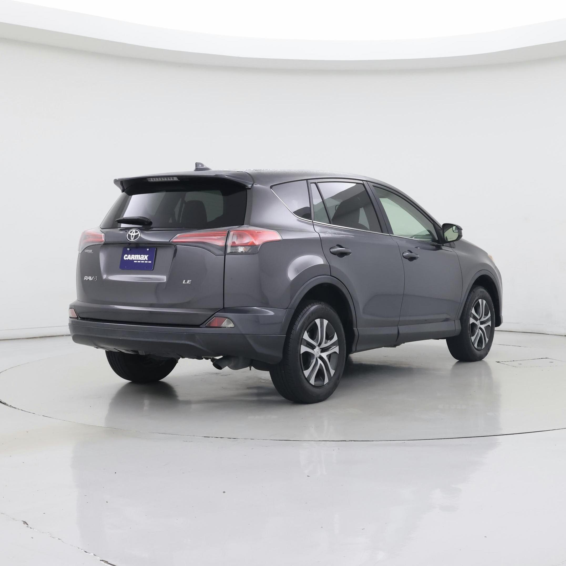 Thumbnail: 2018 Toyota RAV4 - 8