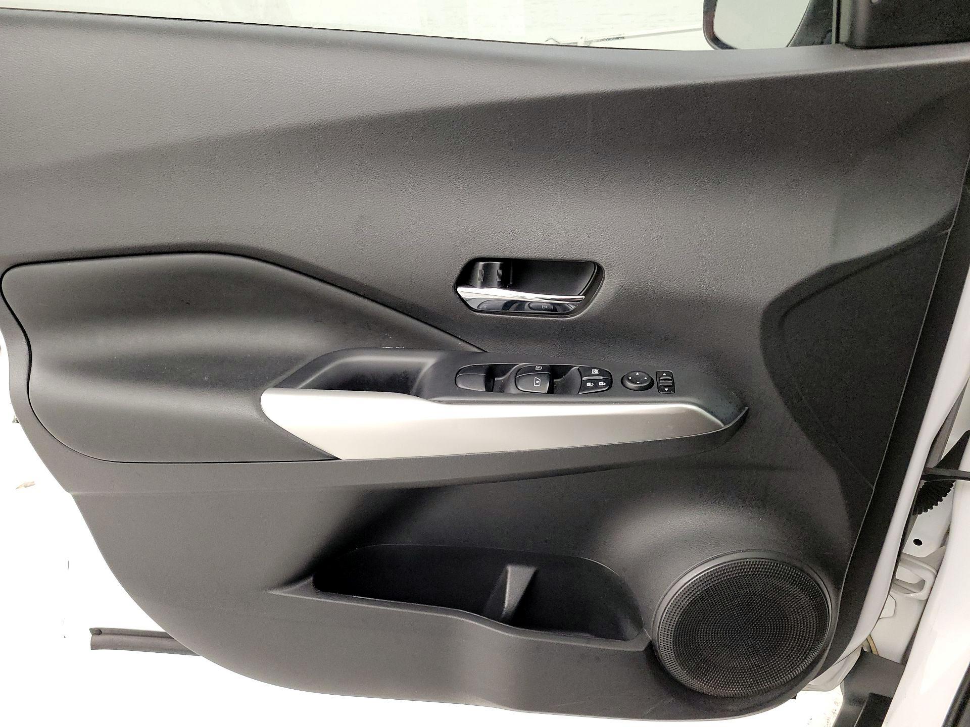 Thumbnail: 2018 Nissan Kicks - 12