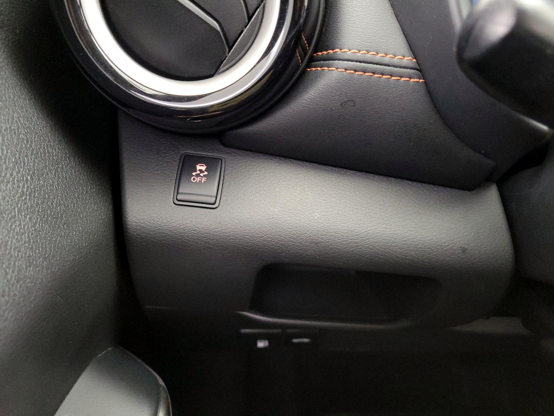 Thumbnail: 2018 Nissan Kicks - 13