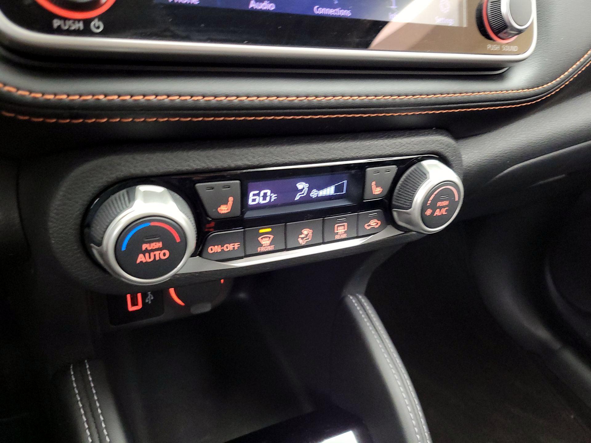 Thumbnail: 2018 Nissan Kicks - 16