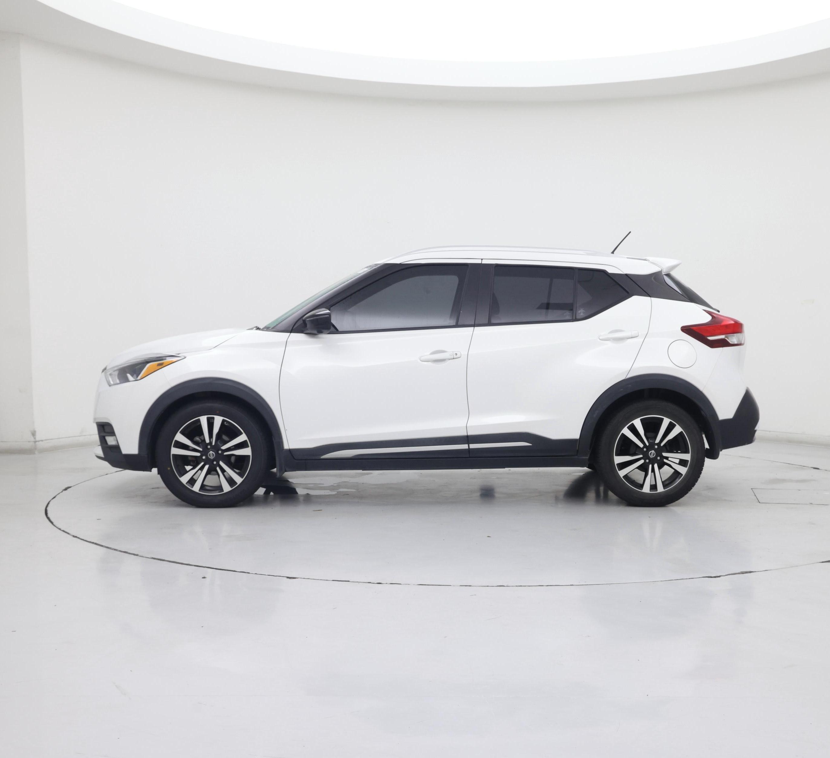 Thumbnail: 2018 Nissan Kicks - 3