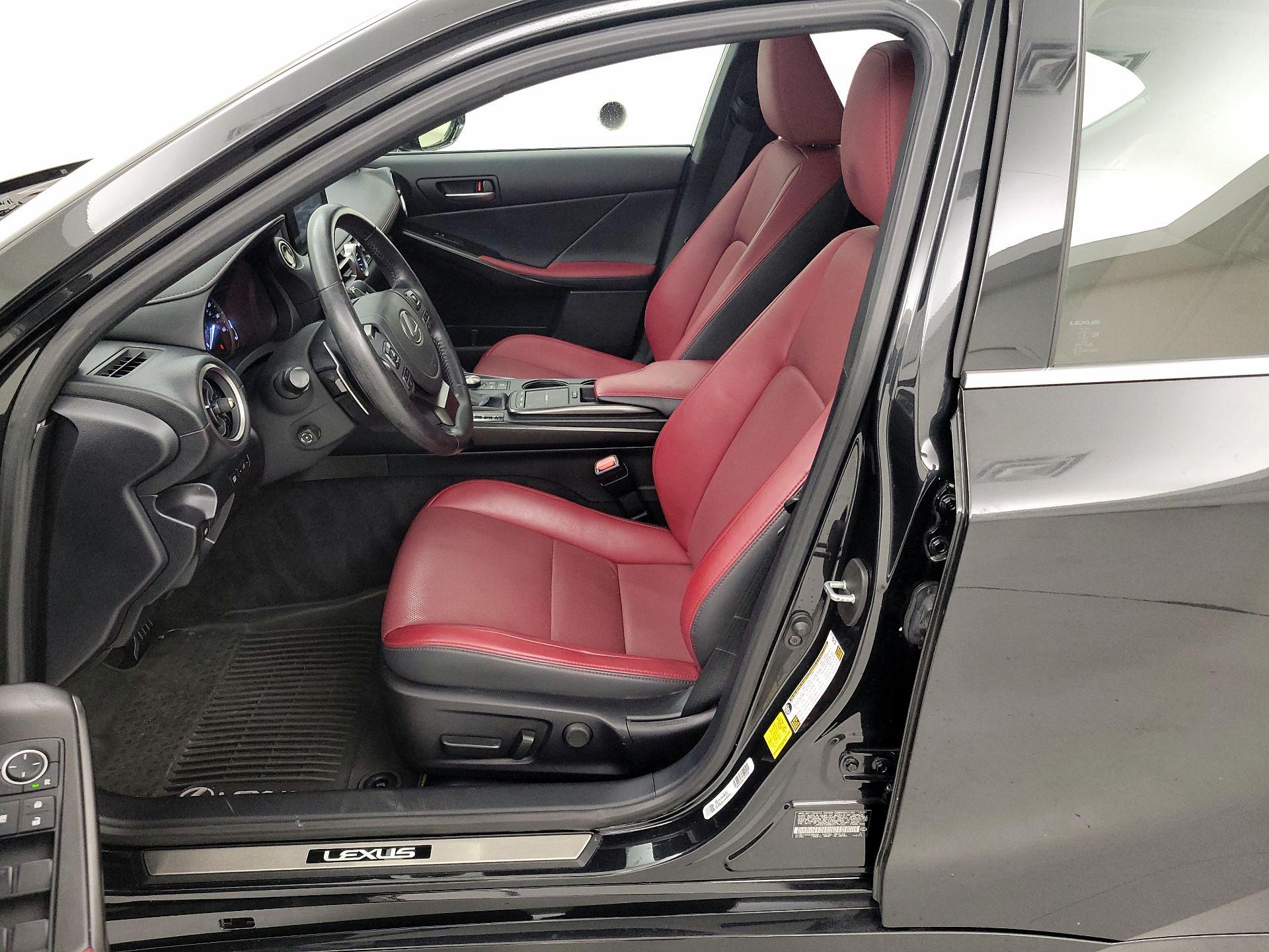 Thumbnail: 2022 Lexus IS - 11