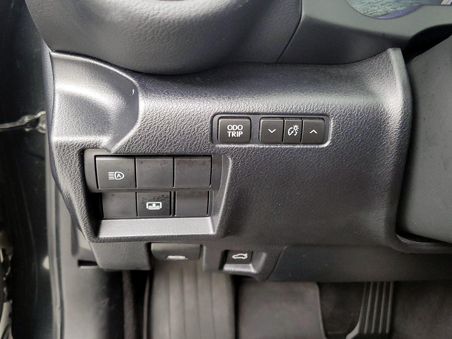 Thumbnail: 2022 Lexus IS - 13