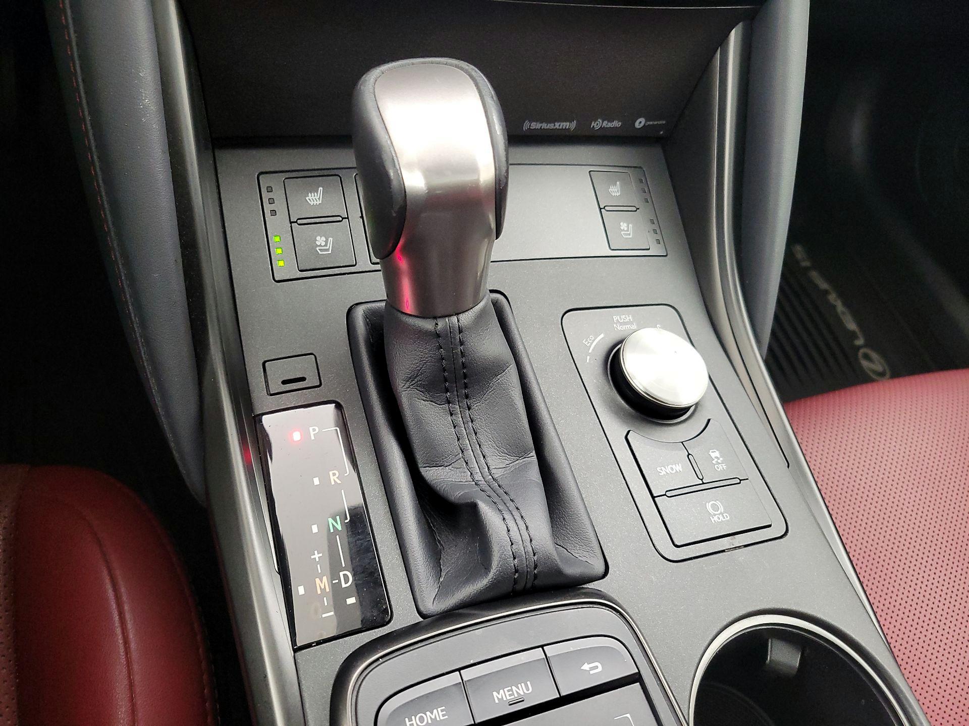 Thumbnail: 2022 Lexus IS - 17