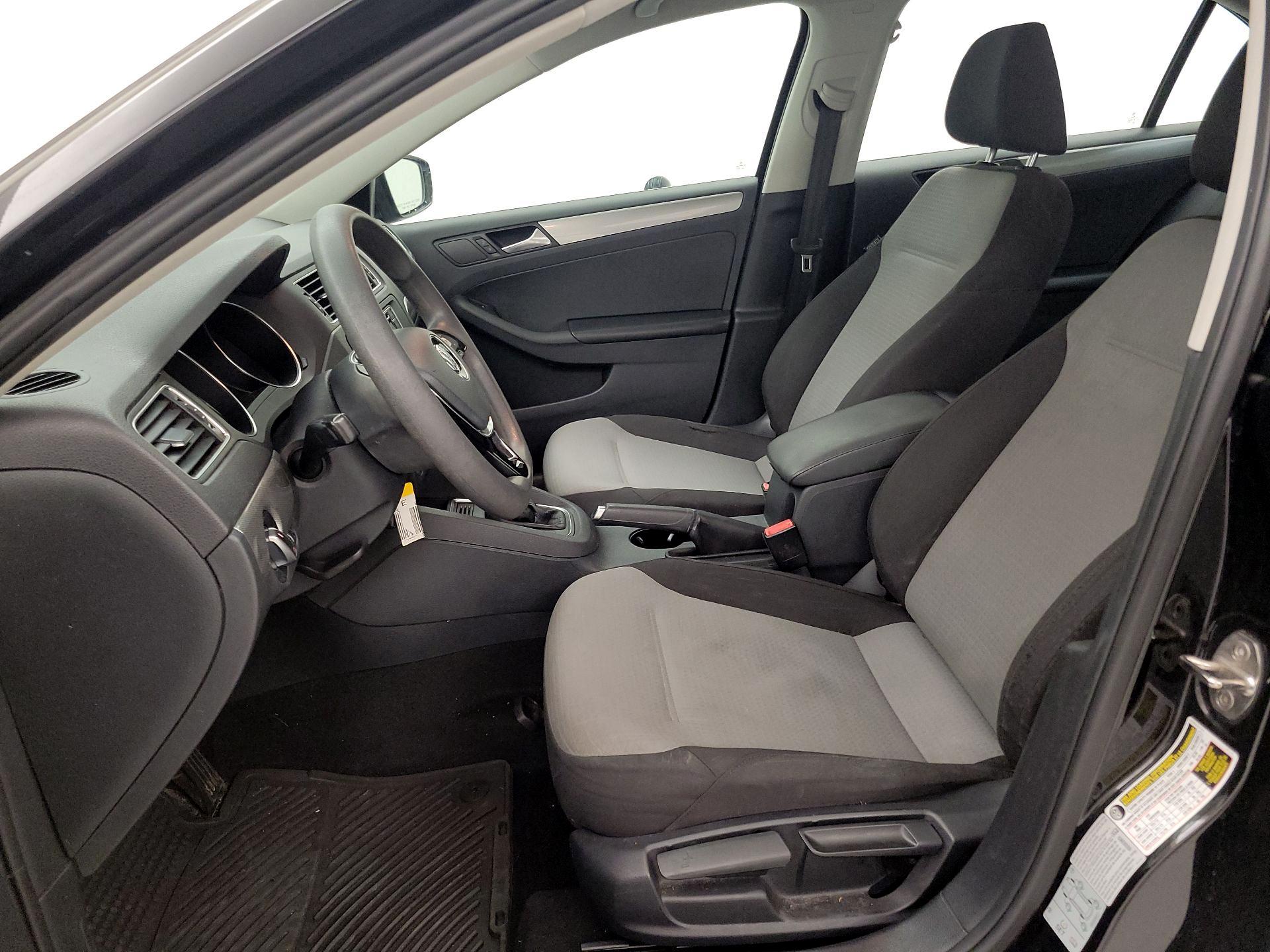 Thumbnail: 2017 Volkswagen Jetta - 11