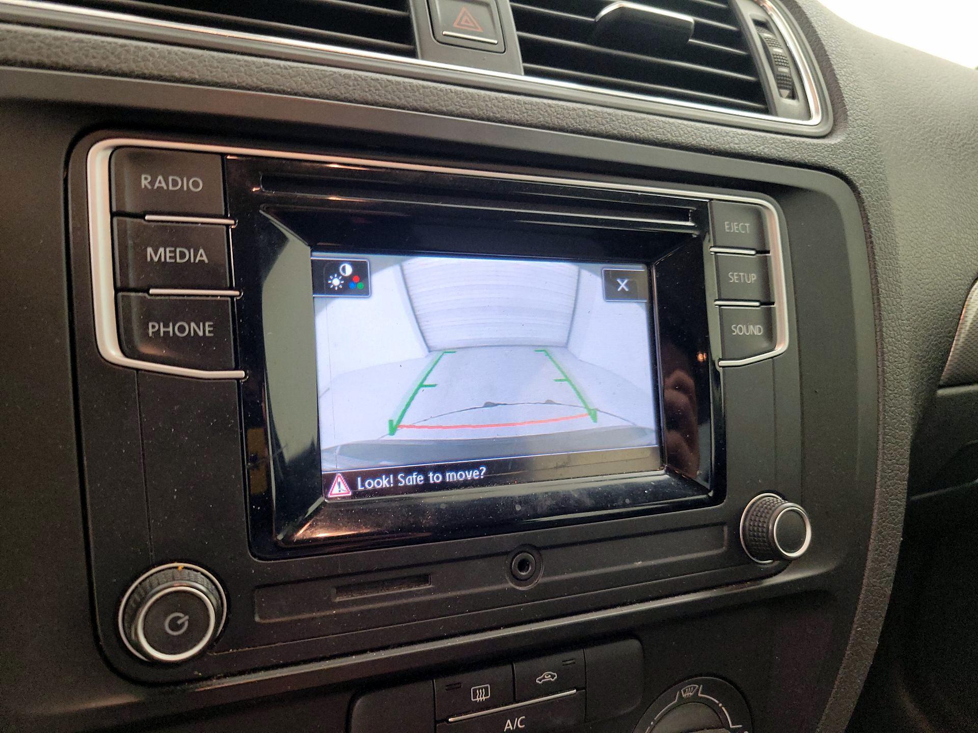 Thumbnail: 2017 Volkswagen Jetta - 14