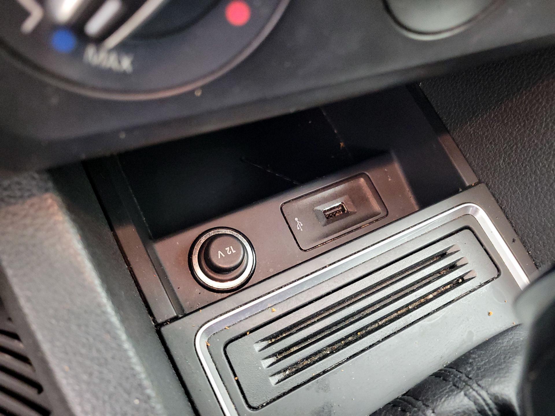 Thumbnail: 2017 Volkswagen Jetta - 18