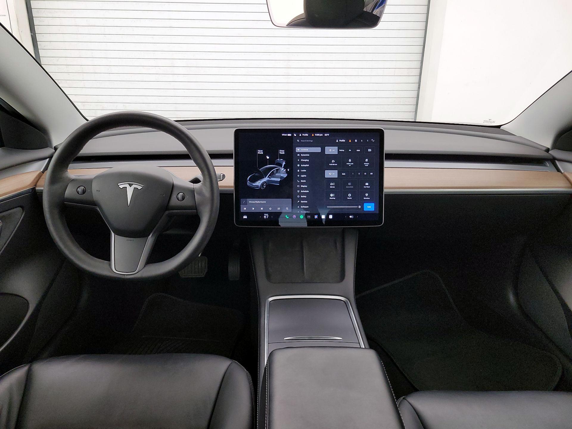 Thumbnail: 2021 Tesla Model 3 - 9