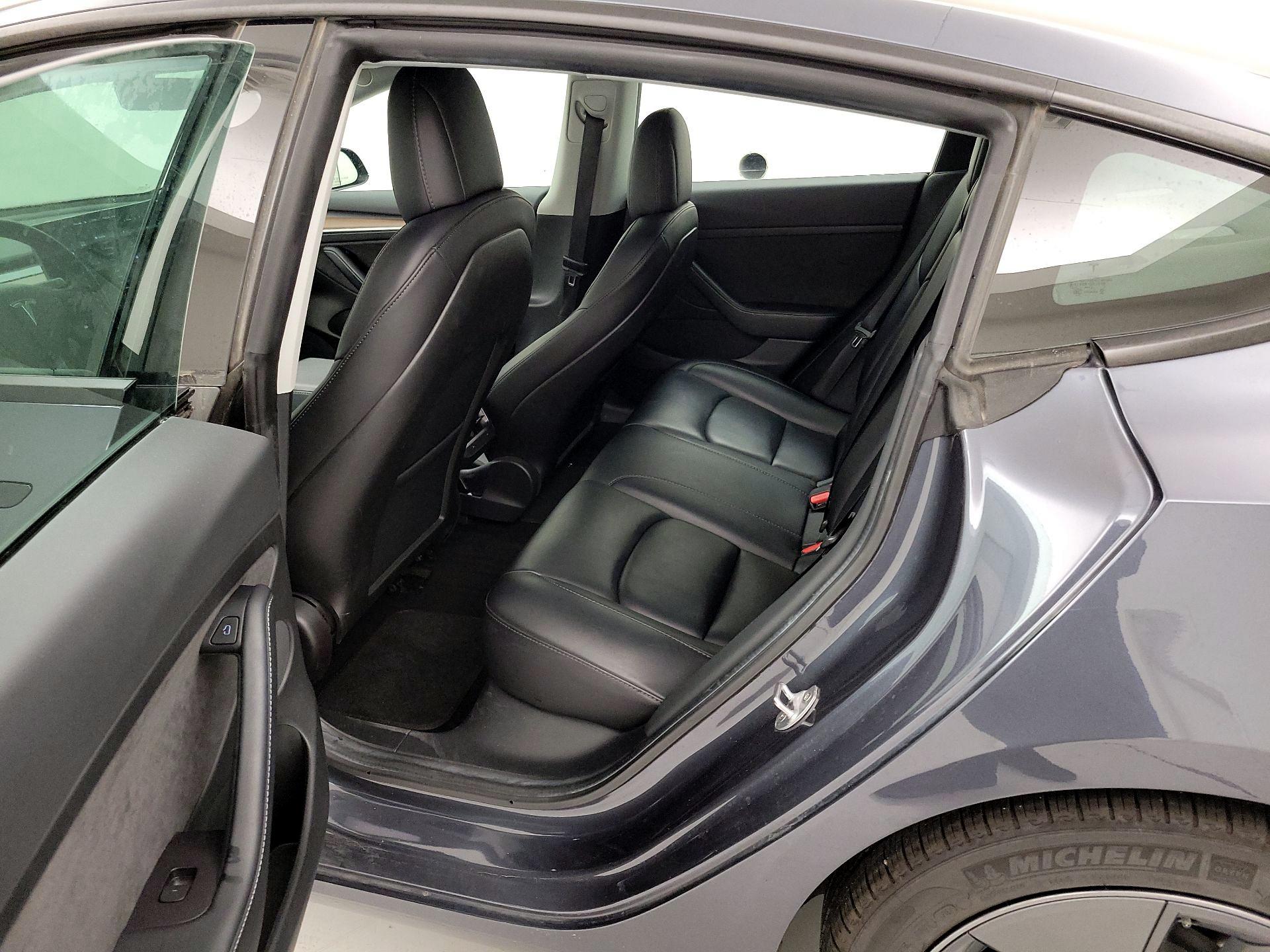 Thumbnail: 2021 Tesla Model 3 - 19