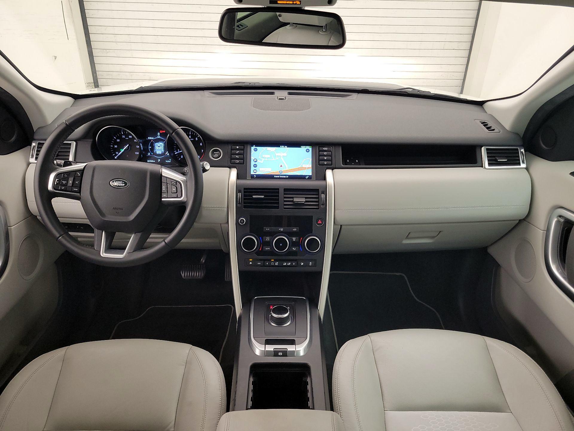 Thumbnail: 2017 Land Rover Discovery Sport - 9