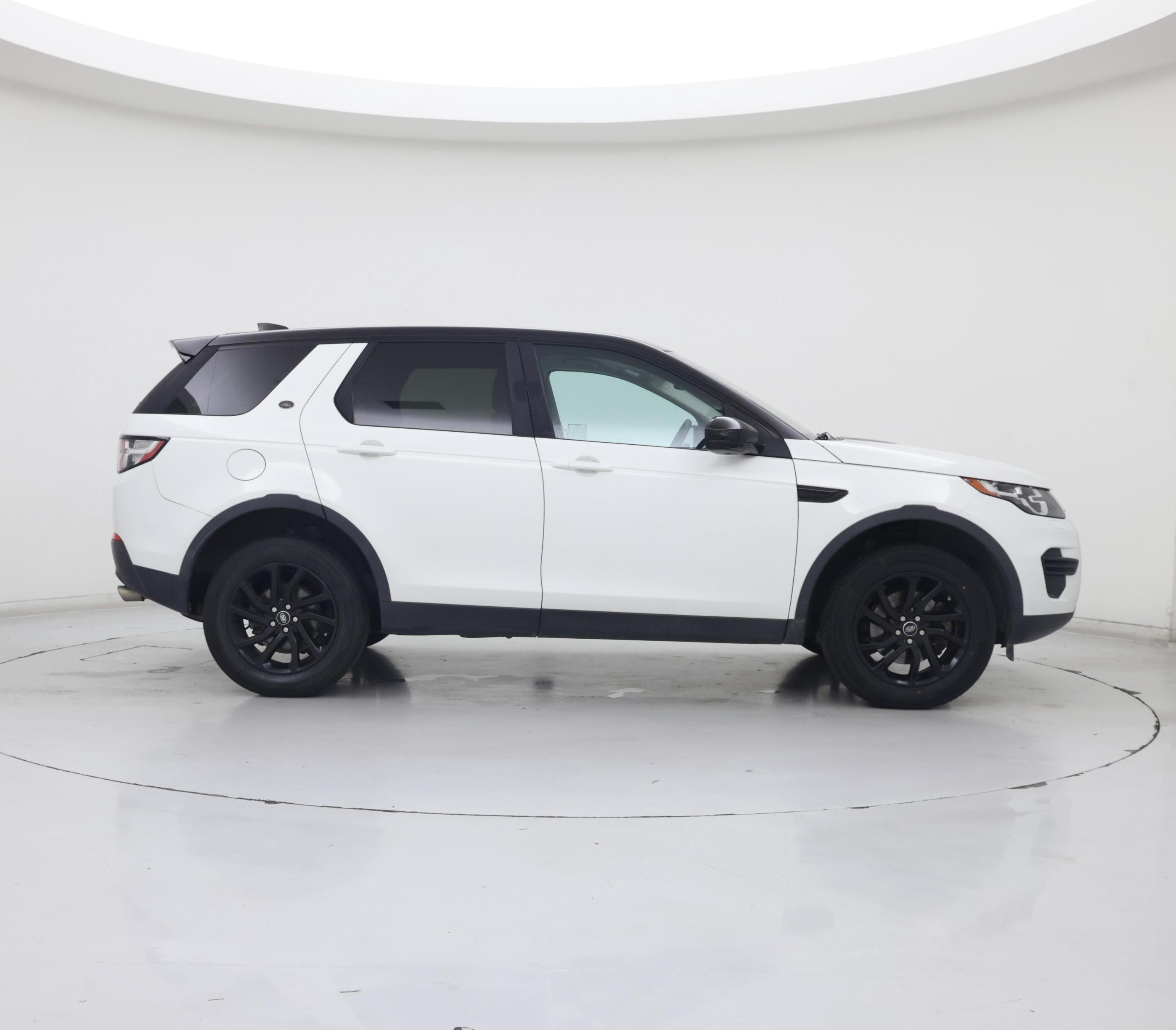 Thumbnail: 2017 Land Rover Discovery Sport - 7