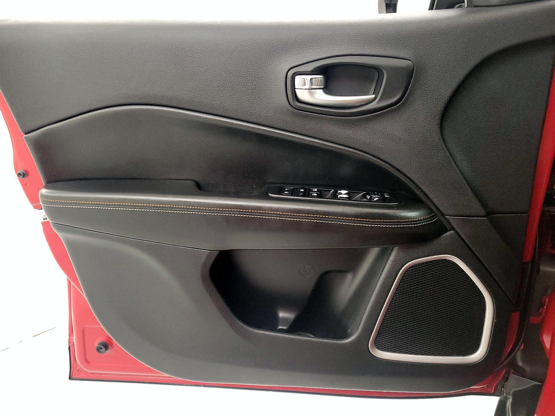 Thumbnail: 2020 Jeep Compass - 12