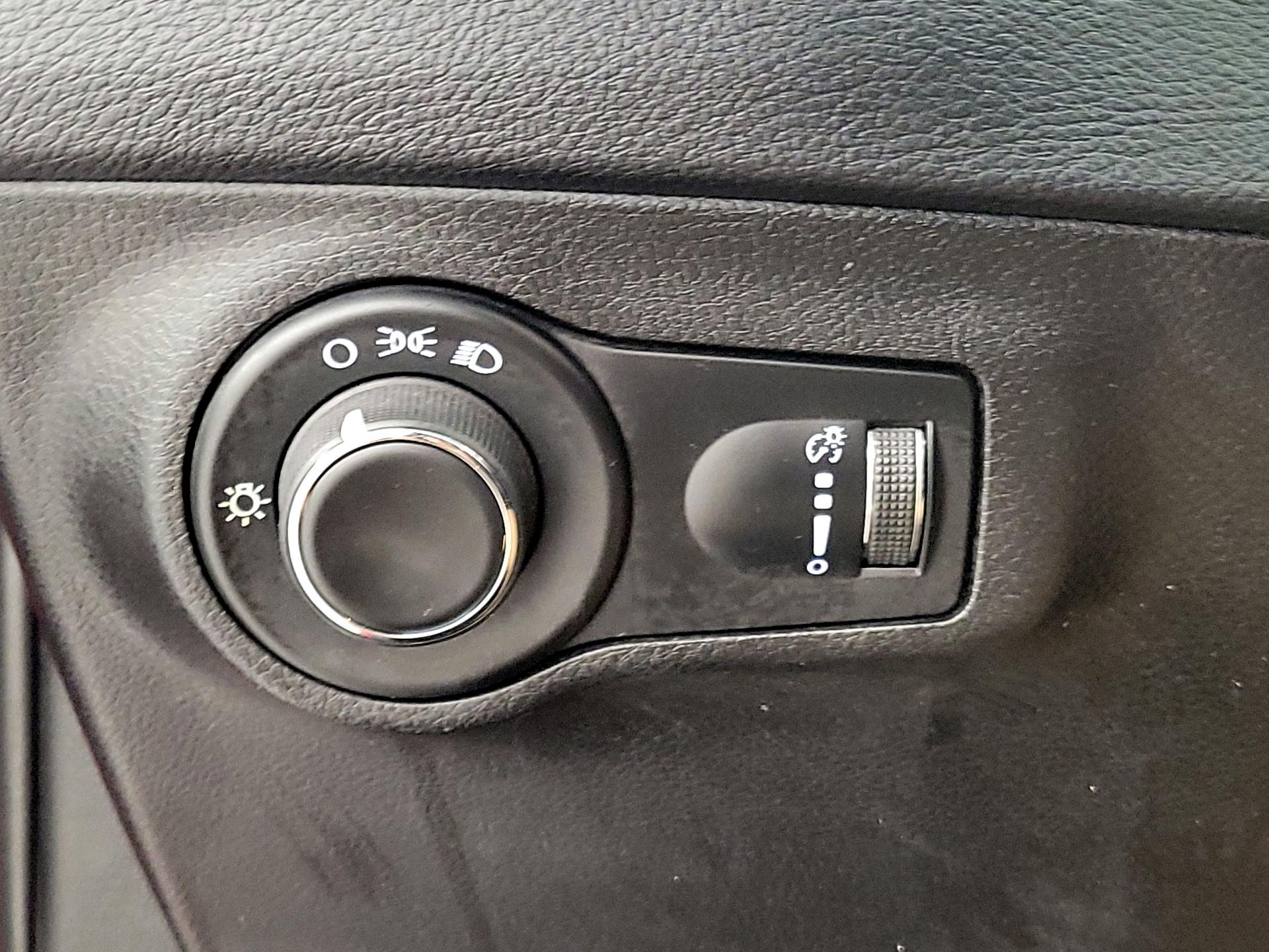 Thumbnail: 2020 Jeep Compass - 13