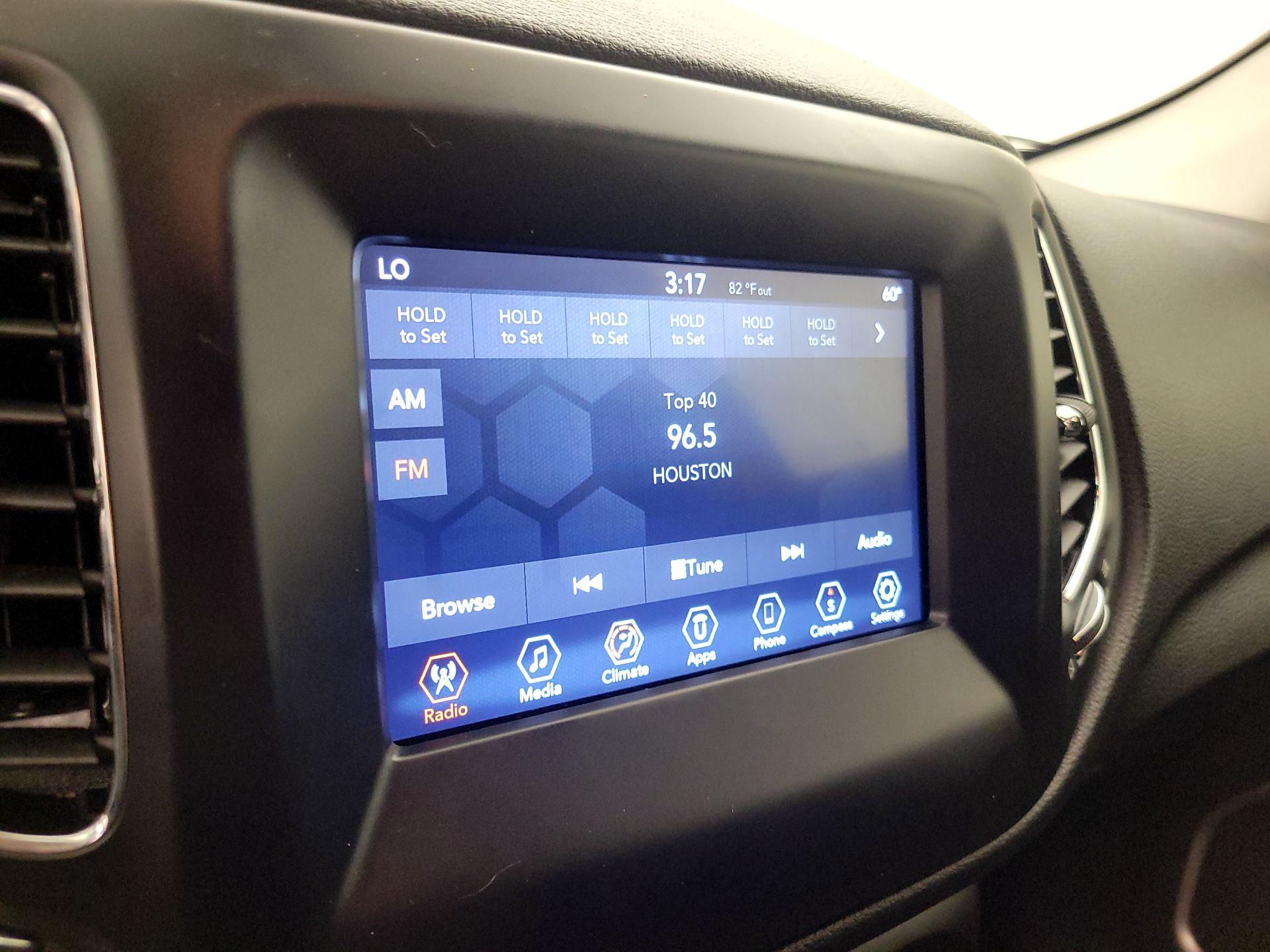 Thumbnail: 2020 Jeep Compass - 15