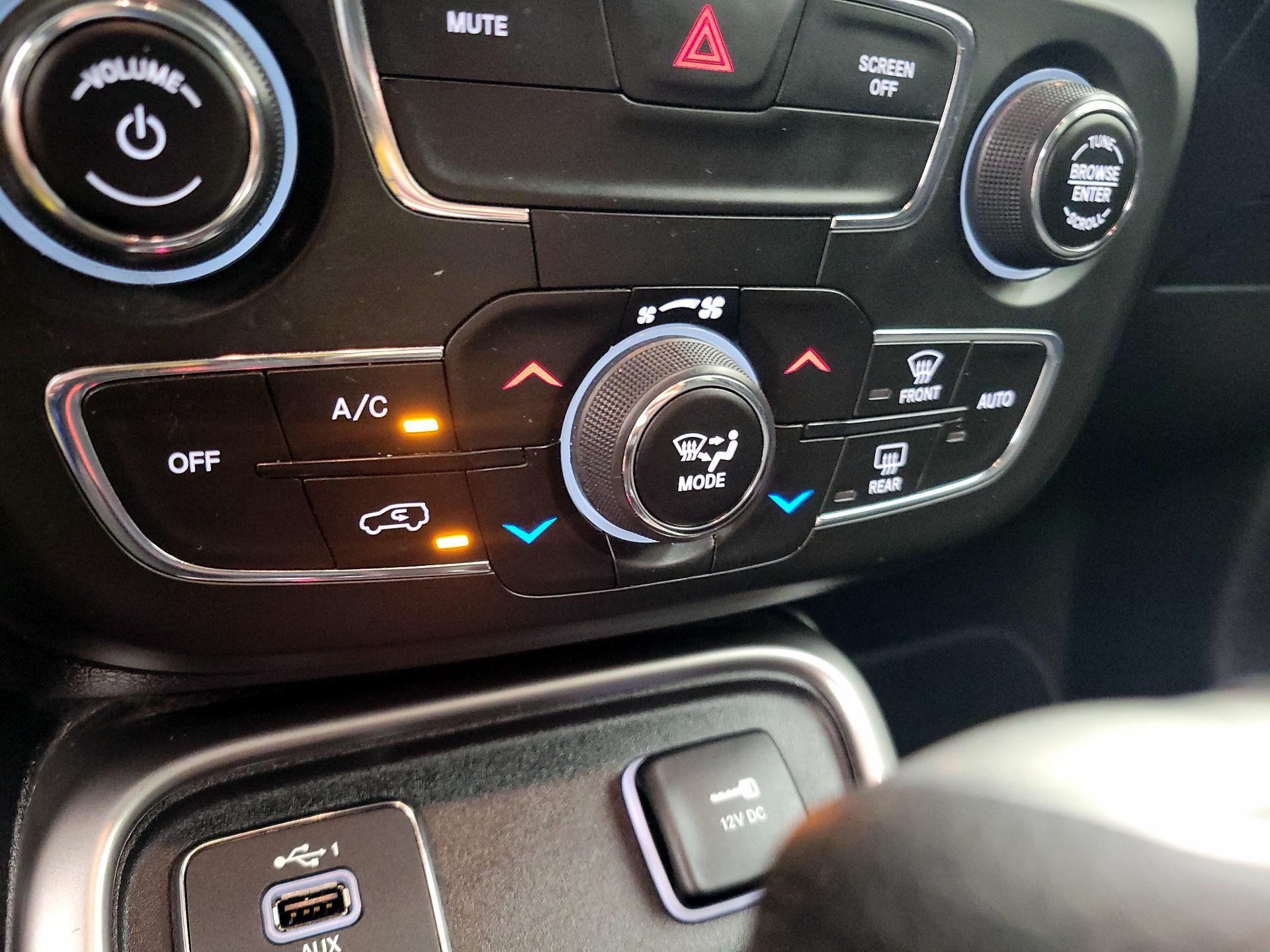 Thumbnail: 2020 Jeep Compass - 16