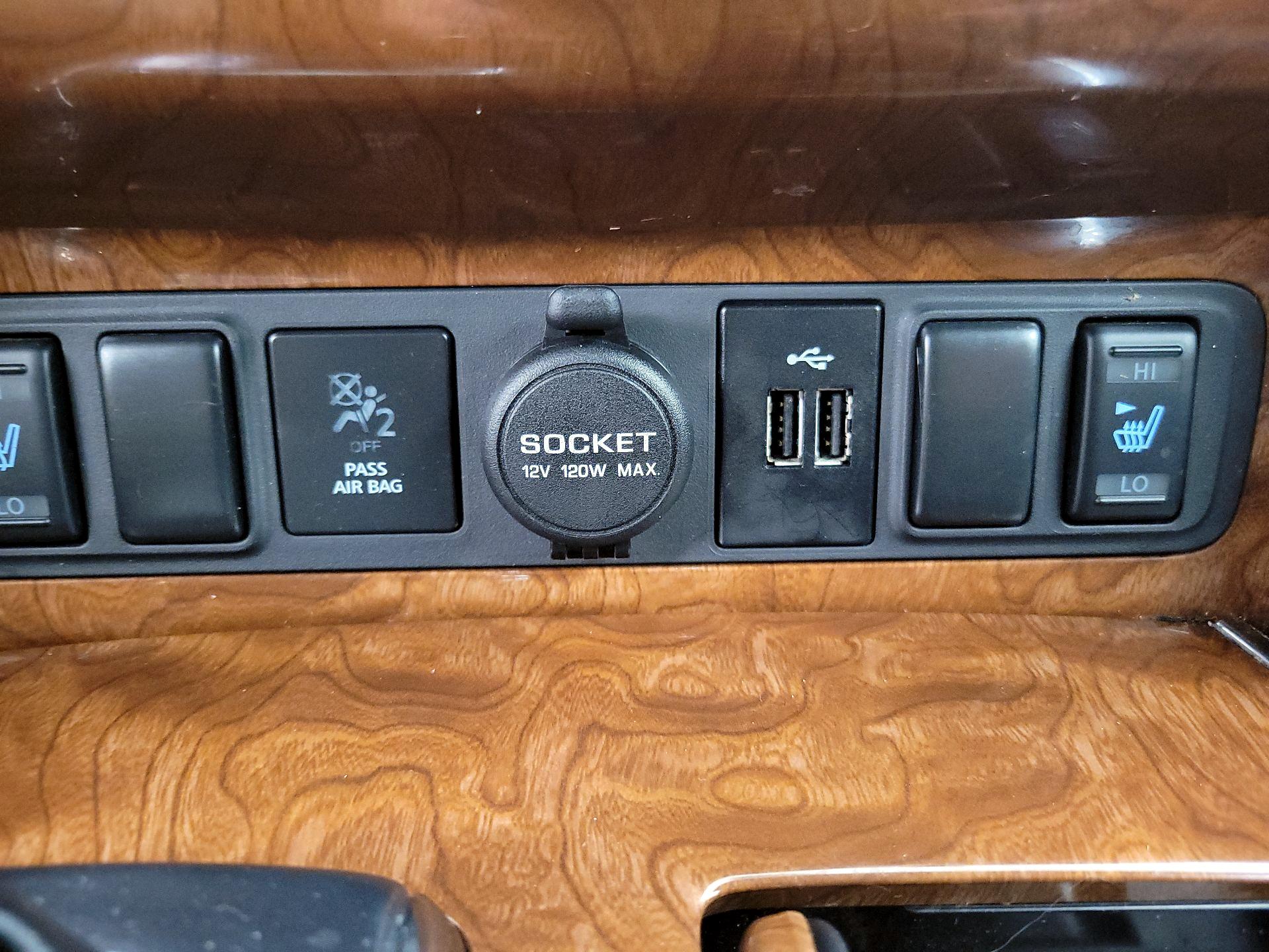 Thumbnail: 2019 INFINITI QX80 - 19