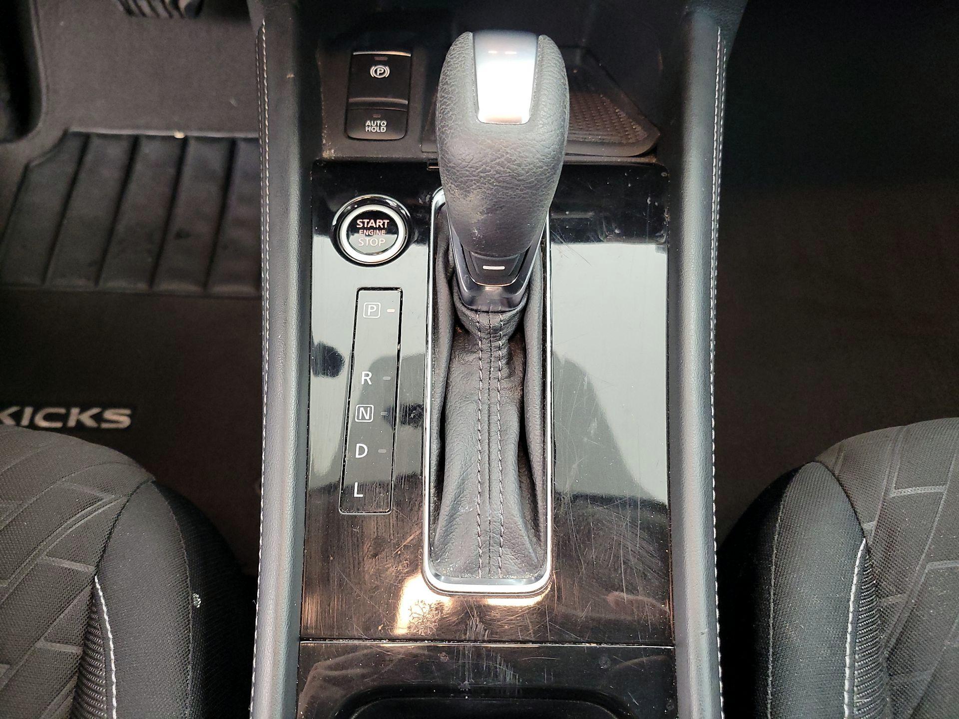 Thumbnail: 2021 Nissan Kicks - 17