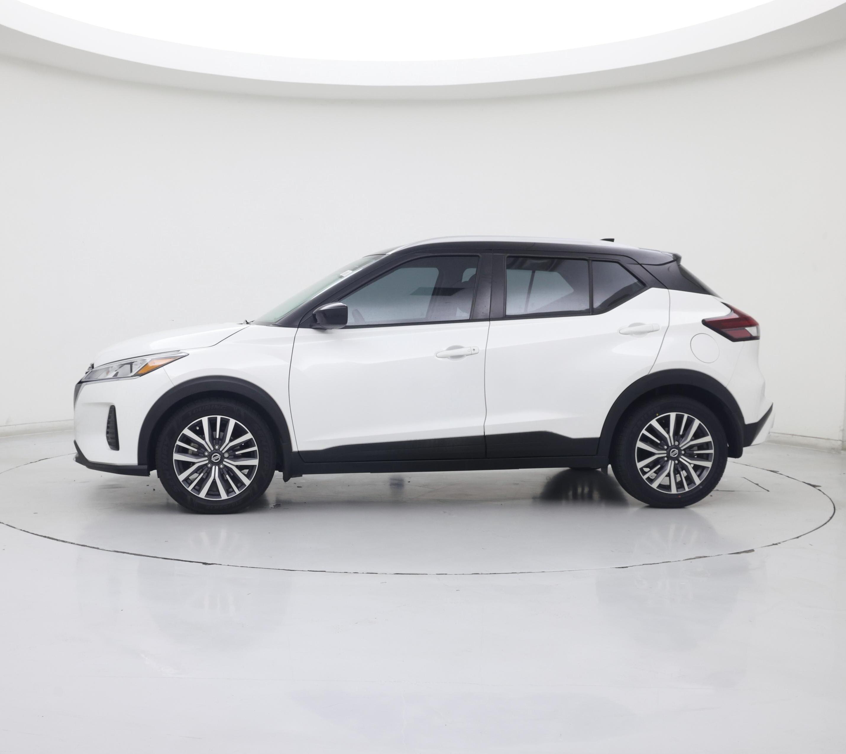 Thumbnail: 2021 Nissan Kicks - 3