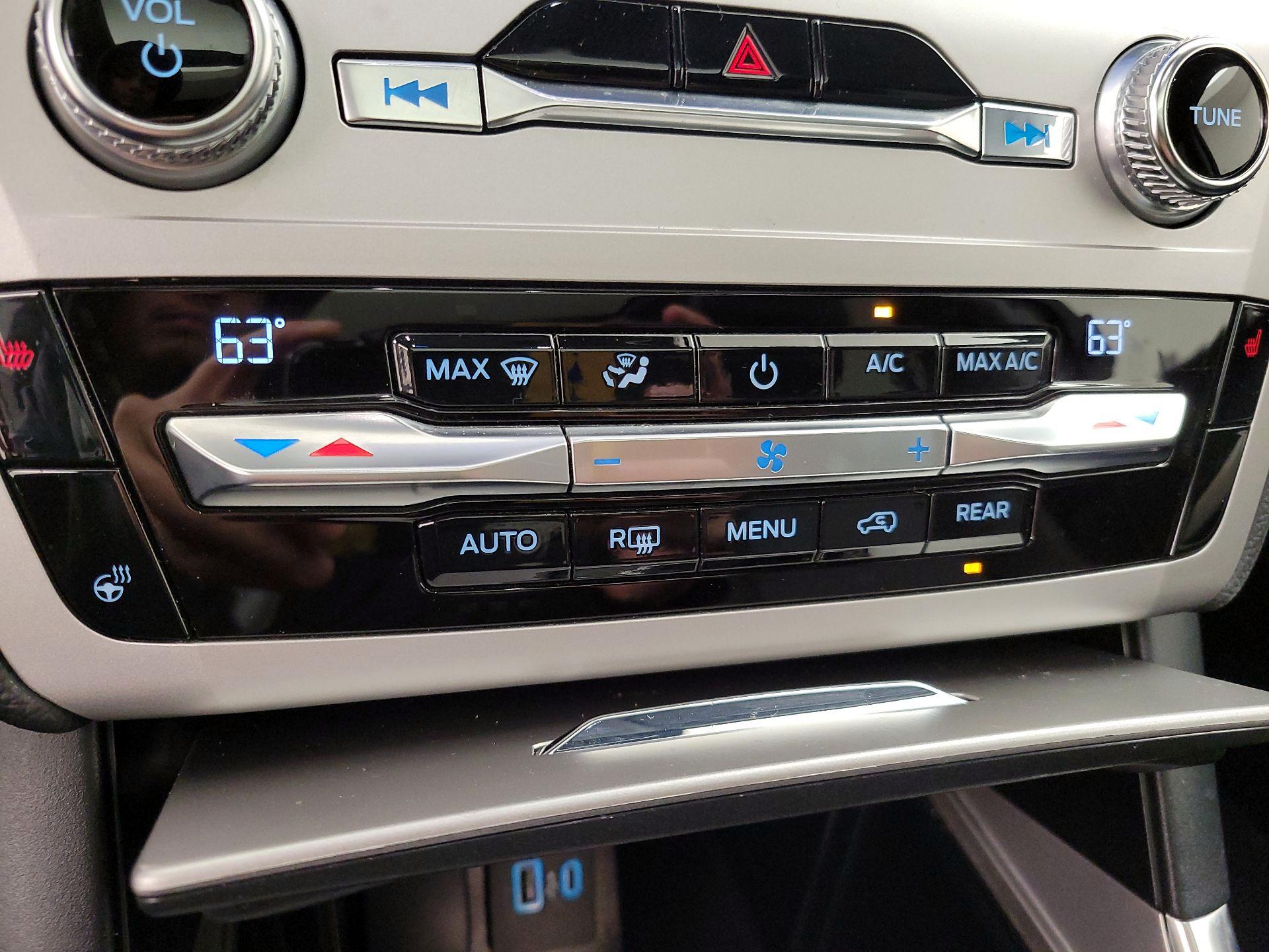 Thumbnail: 2020 Ford Explorer - 17