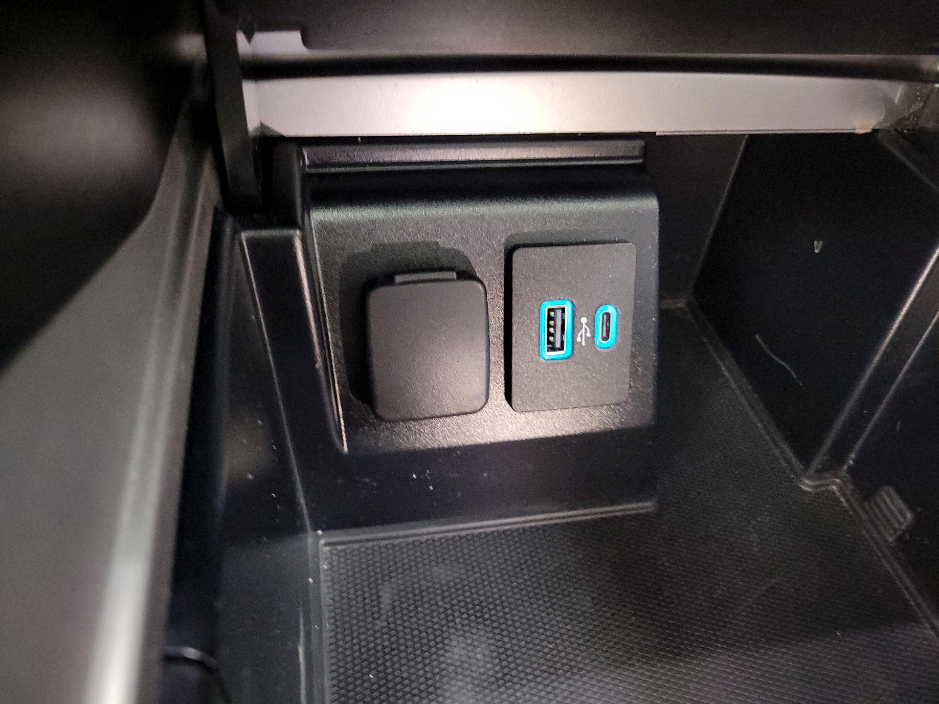 Thumbnail: 2020 Ford Explorer - 19