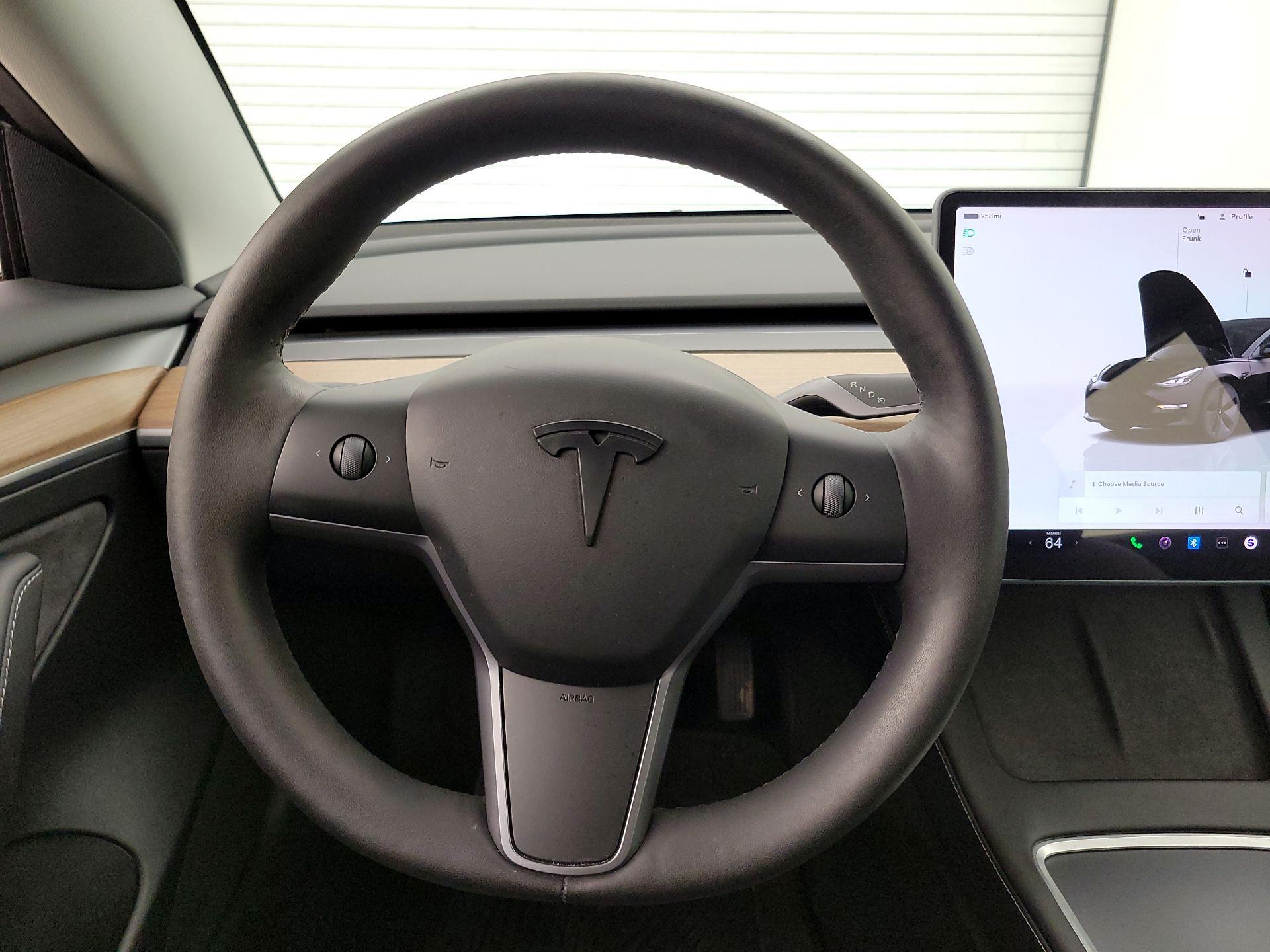 Thumbnail: 2023 Tesla Model 3 - 10