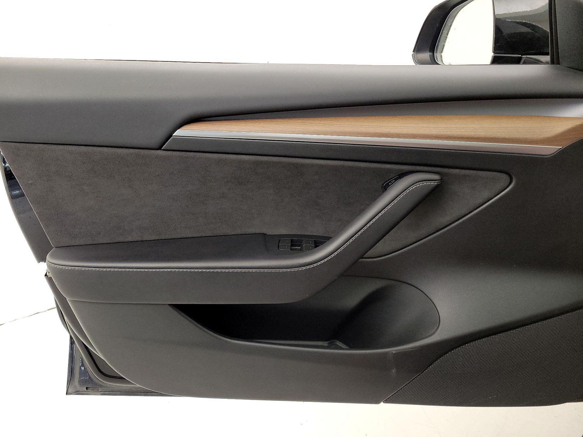 Thumbnail: 2023 Tesla Model 3 - 12