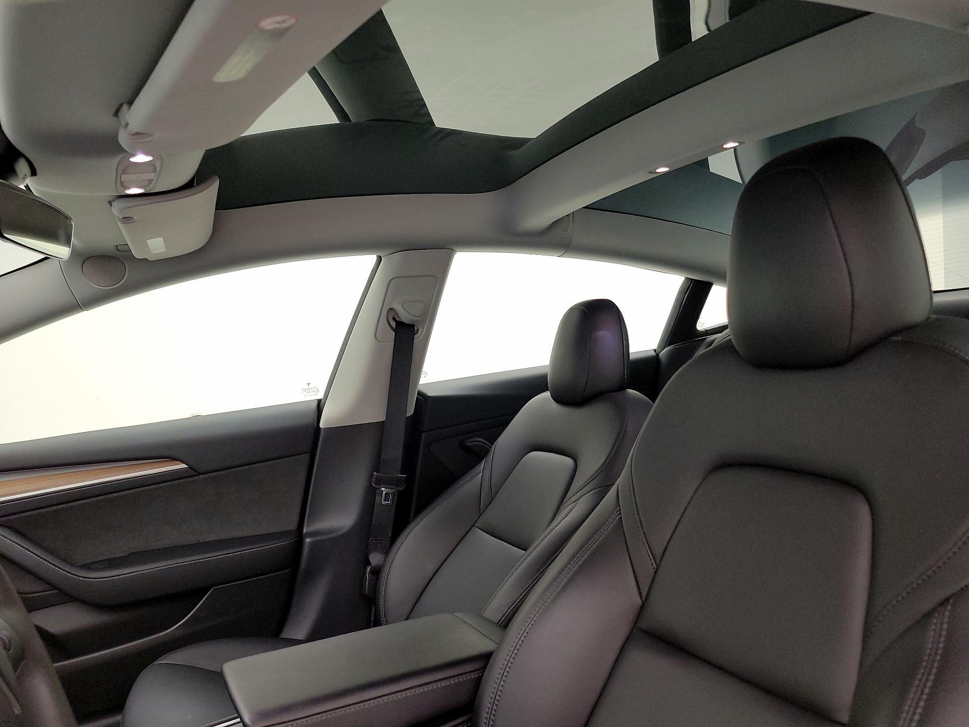 Thumbnail: 2023 Tesla Model 3 - 19