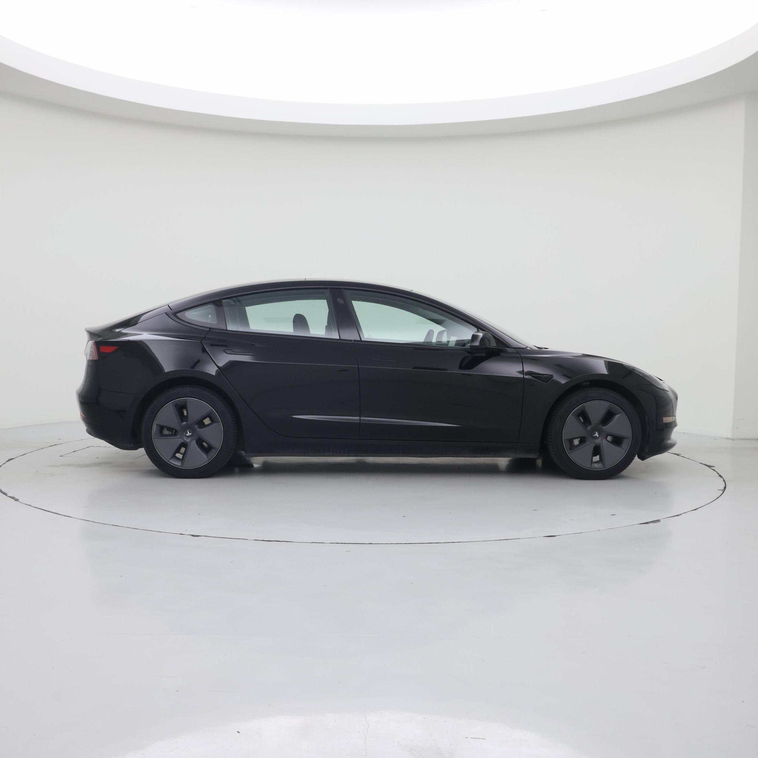 Thumbnail: 2023 Tesla Model 3 - 7