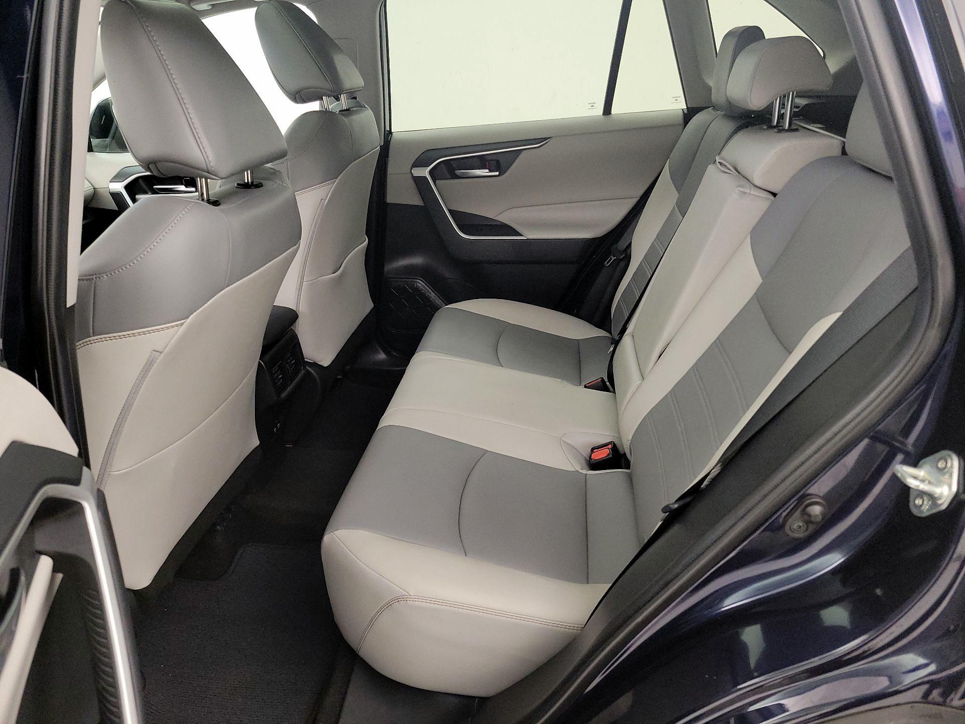 Thumbnail: 2020 Toyota RAV4 - 20