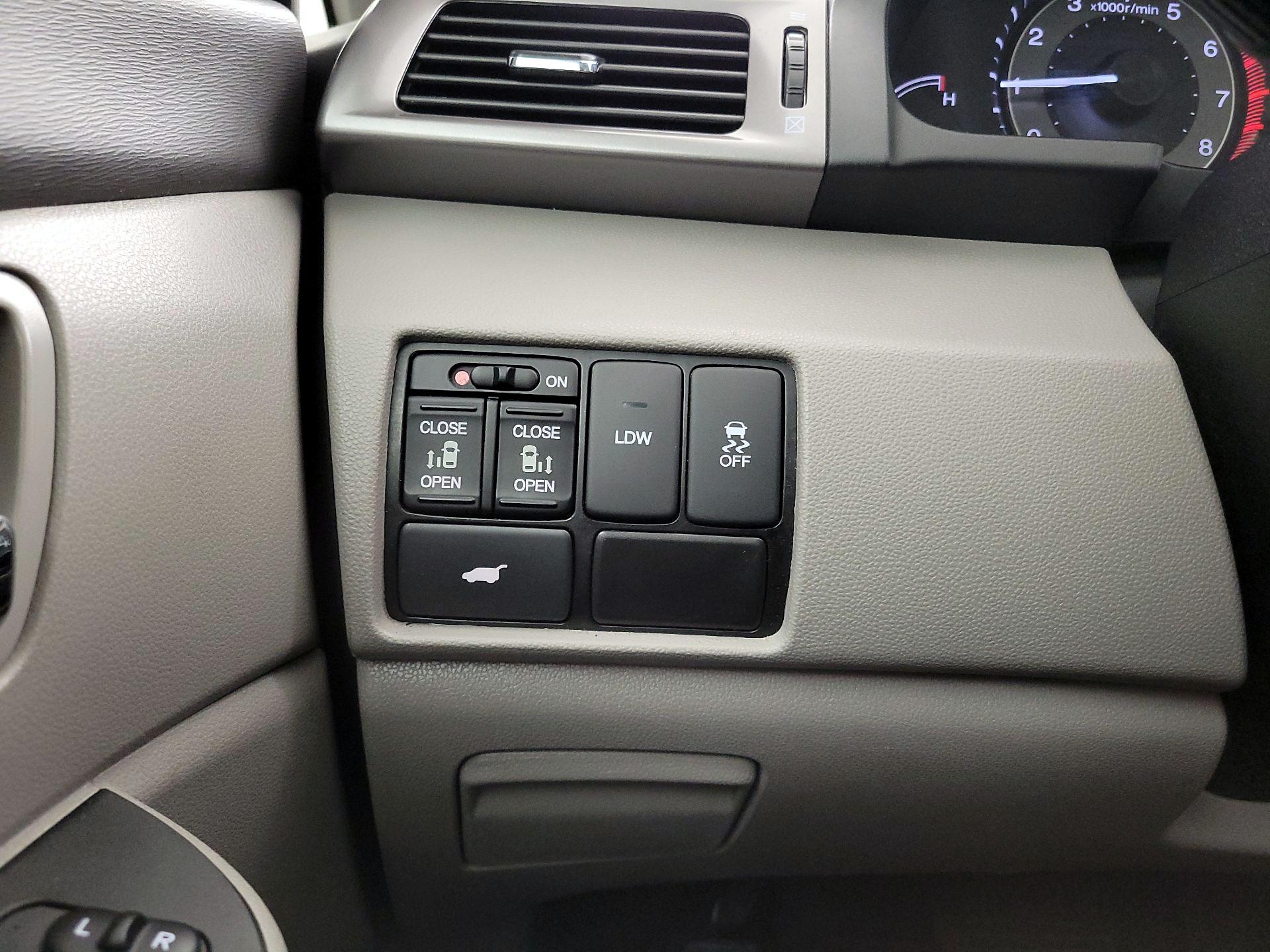 Thumbnail: 2017 Honda Odyssey - 13