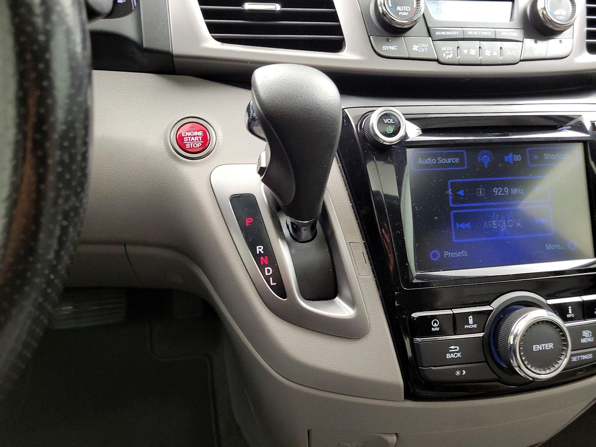 Thumbnail: 2017 Honda Odyssey - 18