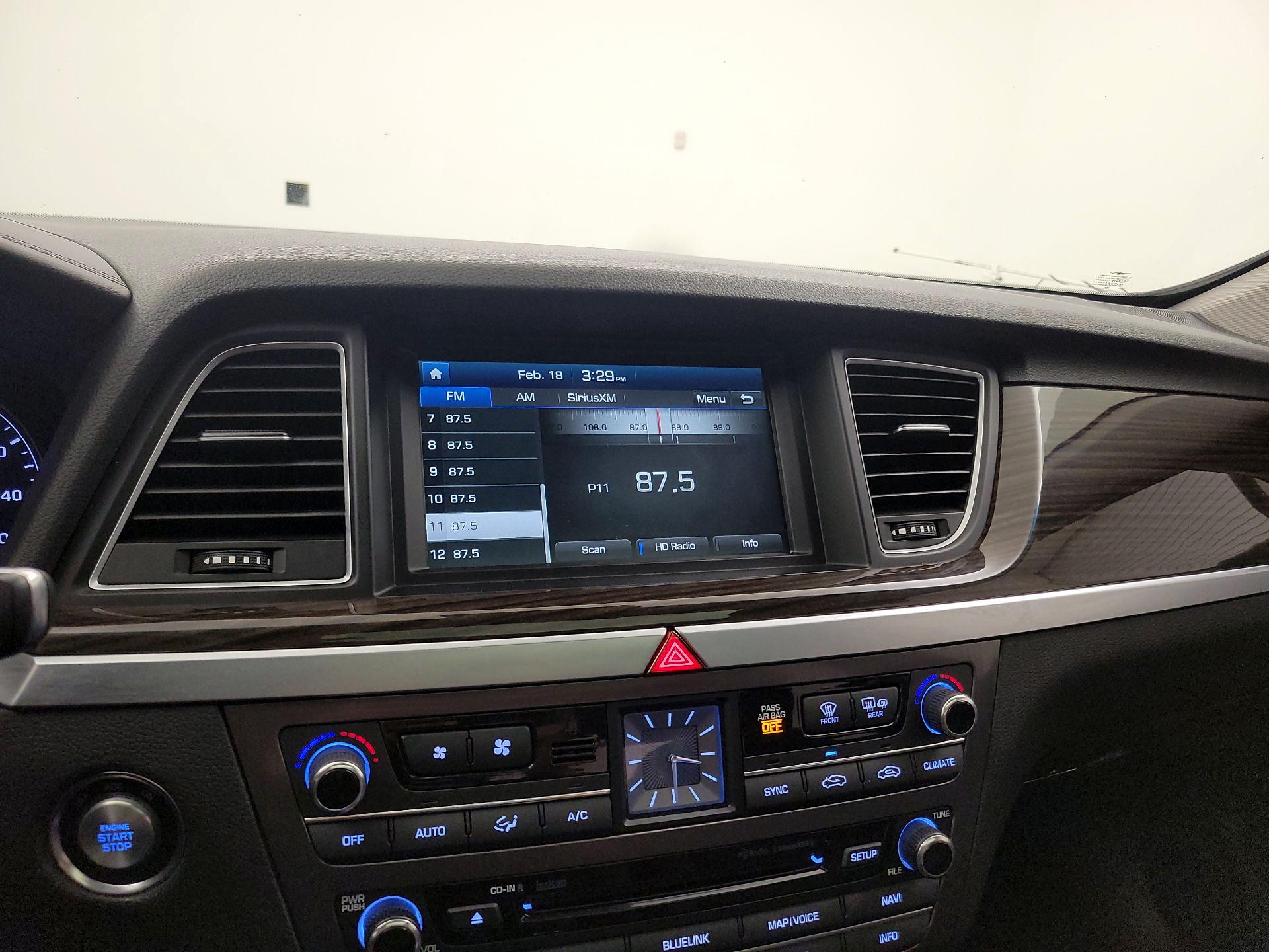 Thumbnail: 2017 Genesis G80 - 16