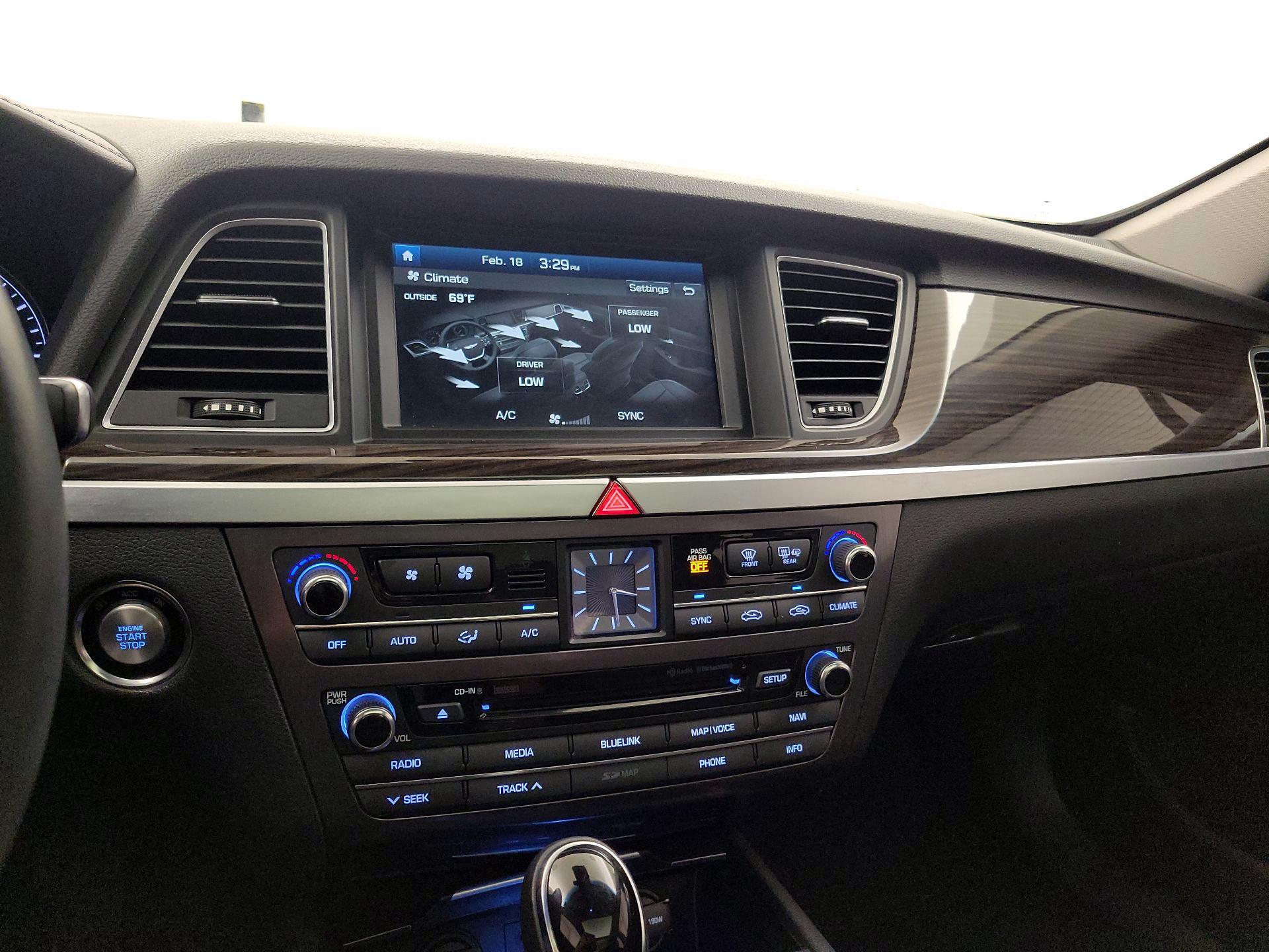 Thumbnail: 2017 Genesis G80 - 17