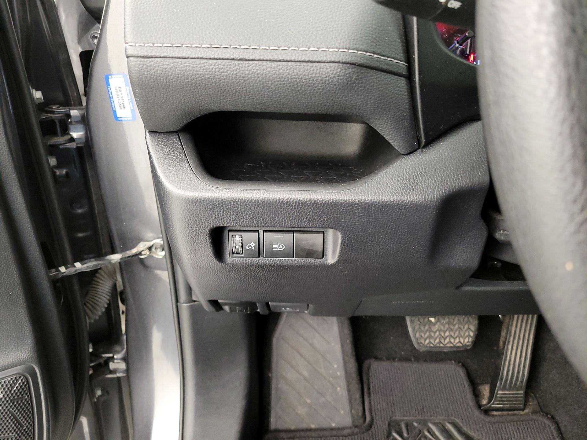 Thumbnail: 2021 Toyota RAV4 - 13