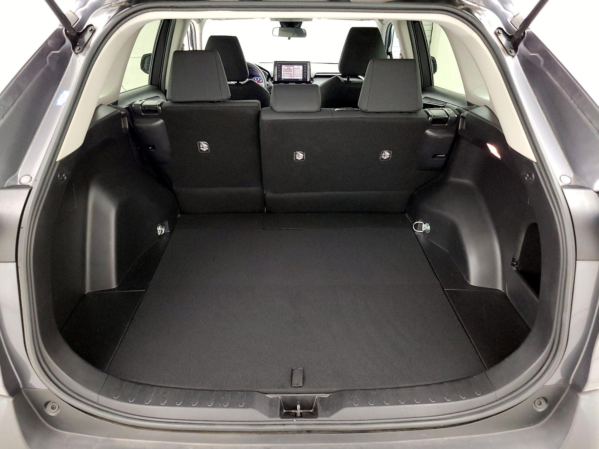 Thumbnail: 2021 Toyota RAV4 - 20