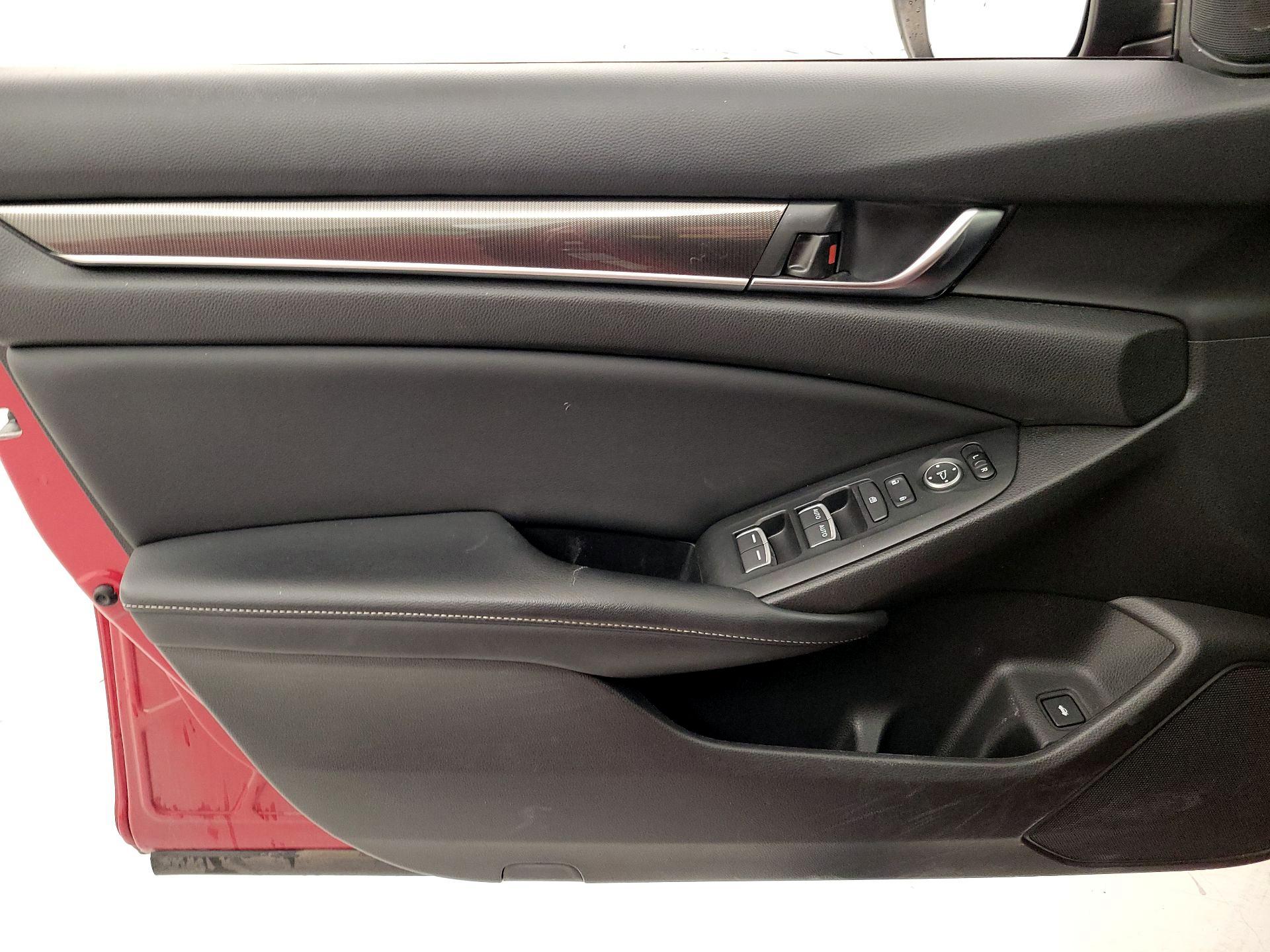 Thumbnail: 2018 Honda Accord - 12