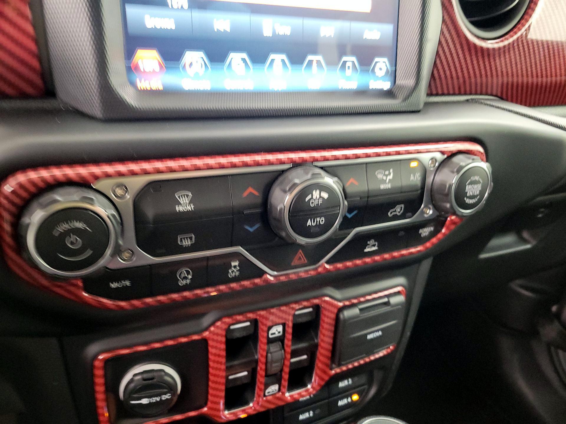 Thumbnail: 2023 Jeep Gladiator - 17