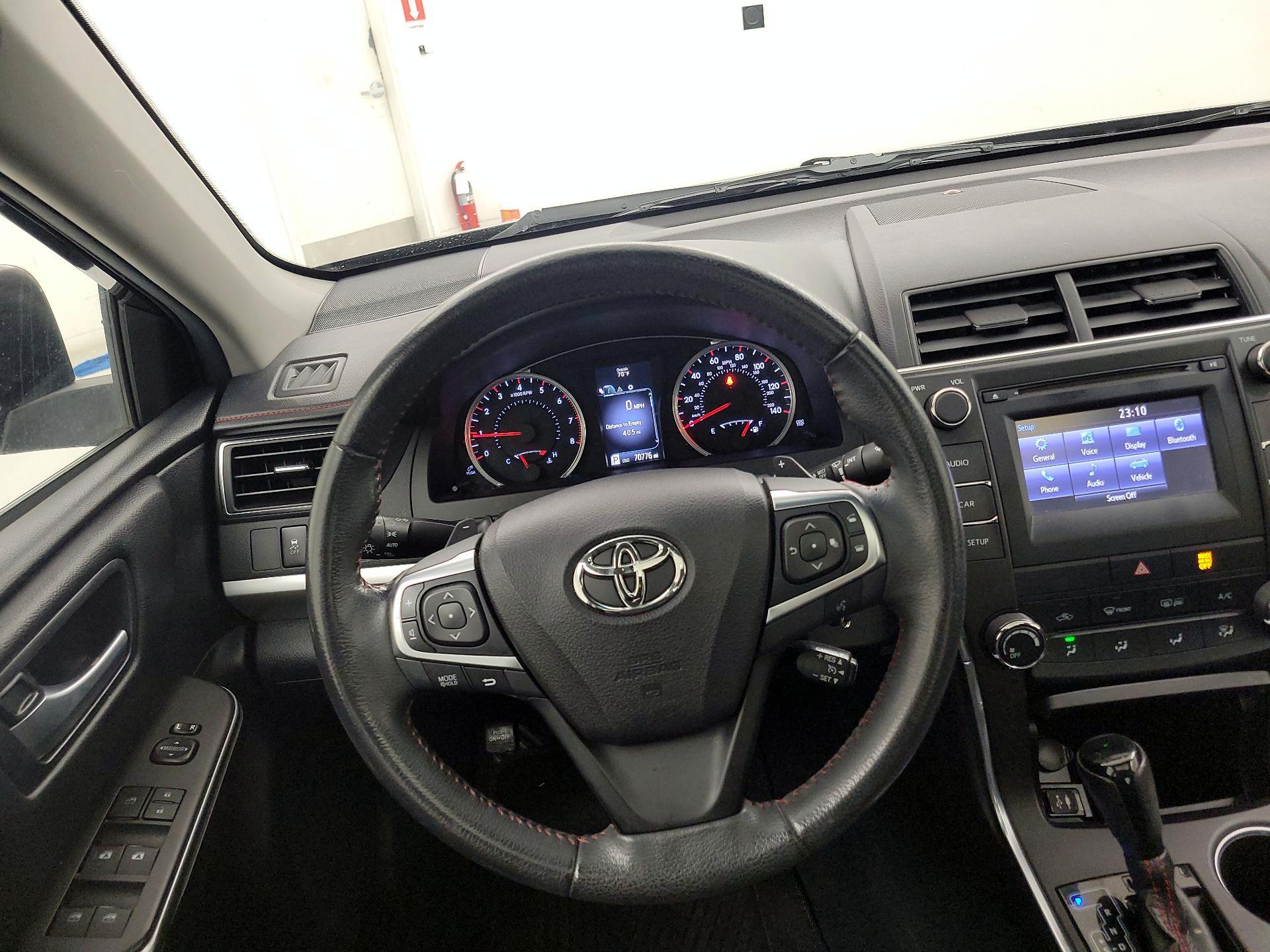 Thumbnail: 2017 Toyota Camry - 10