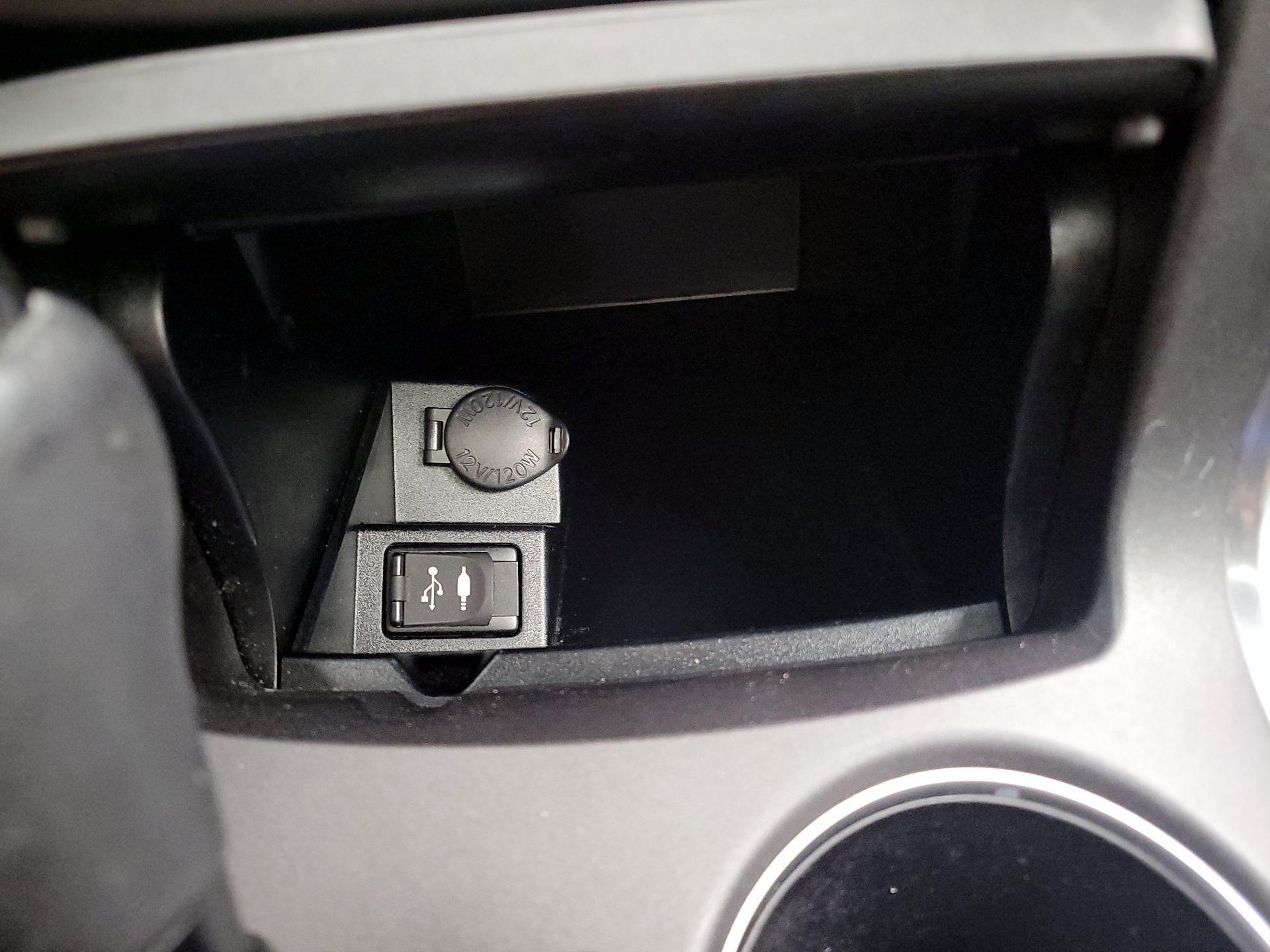 Thumbnail: 2017 Toyota Camry - 18