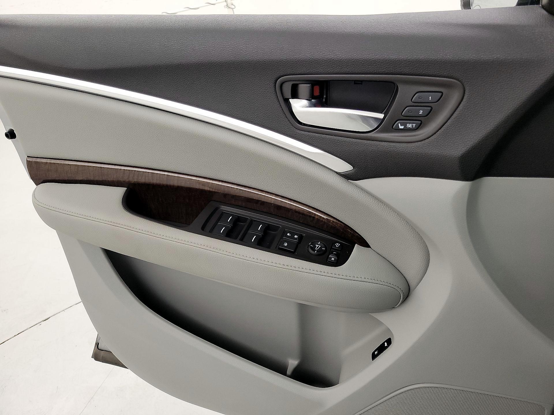 Thumbnail: 2017 Acura MDX - 12